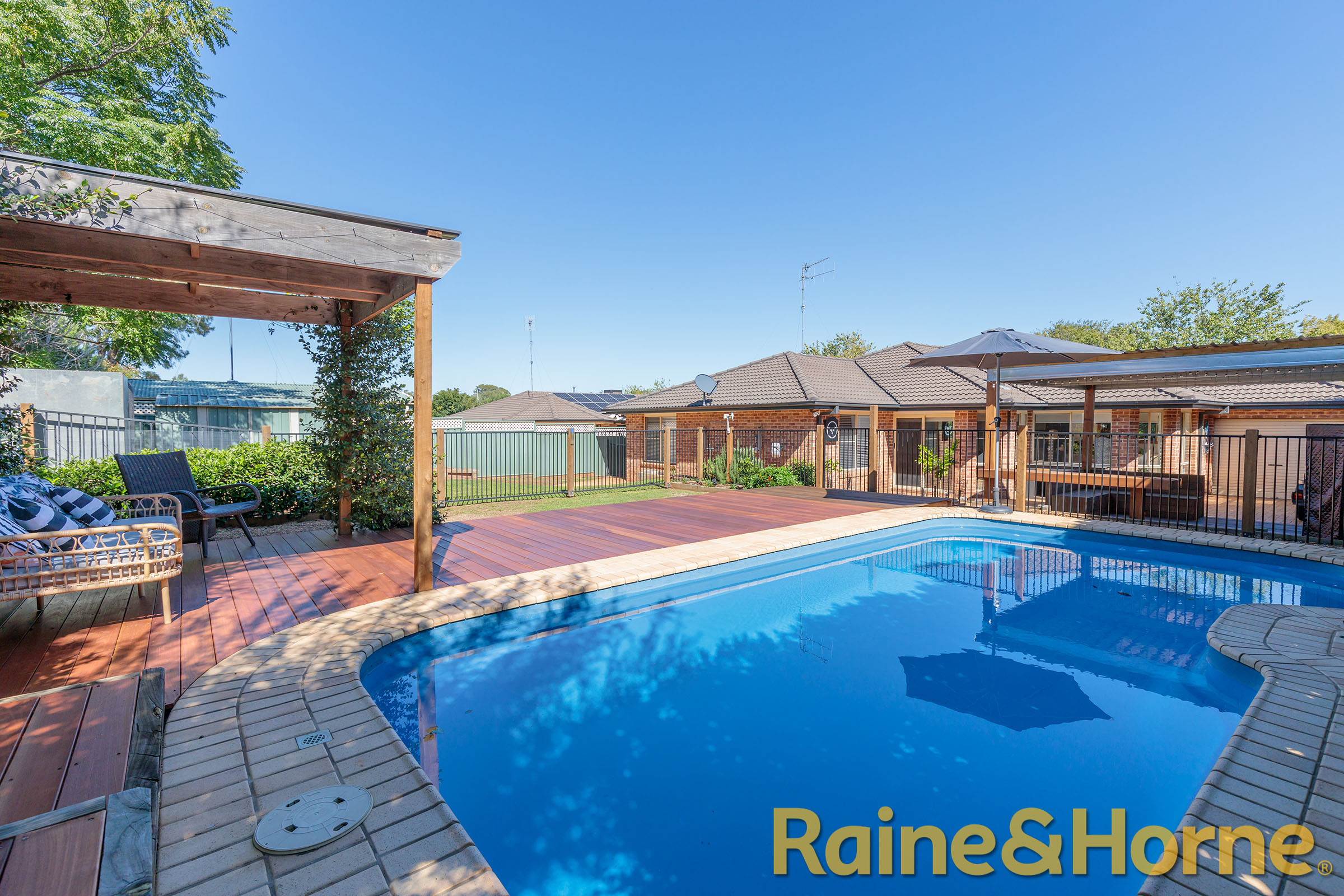 14 Pinehurst Avenue, DUBBO, NSW 2830 Raine & Horne Dubbo