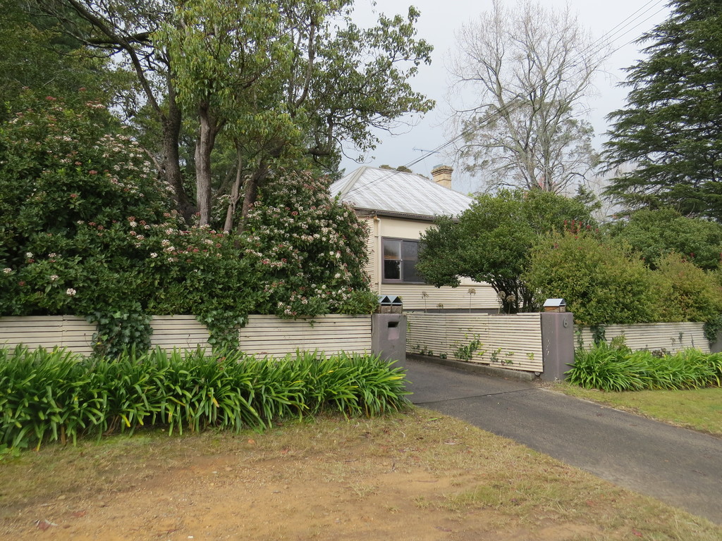 Unit 2 6 Blackheath Street, Leura, NSW 2780 Raine & Horne Leura