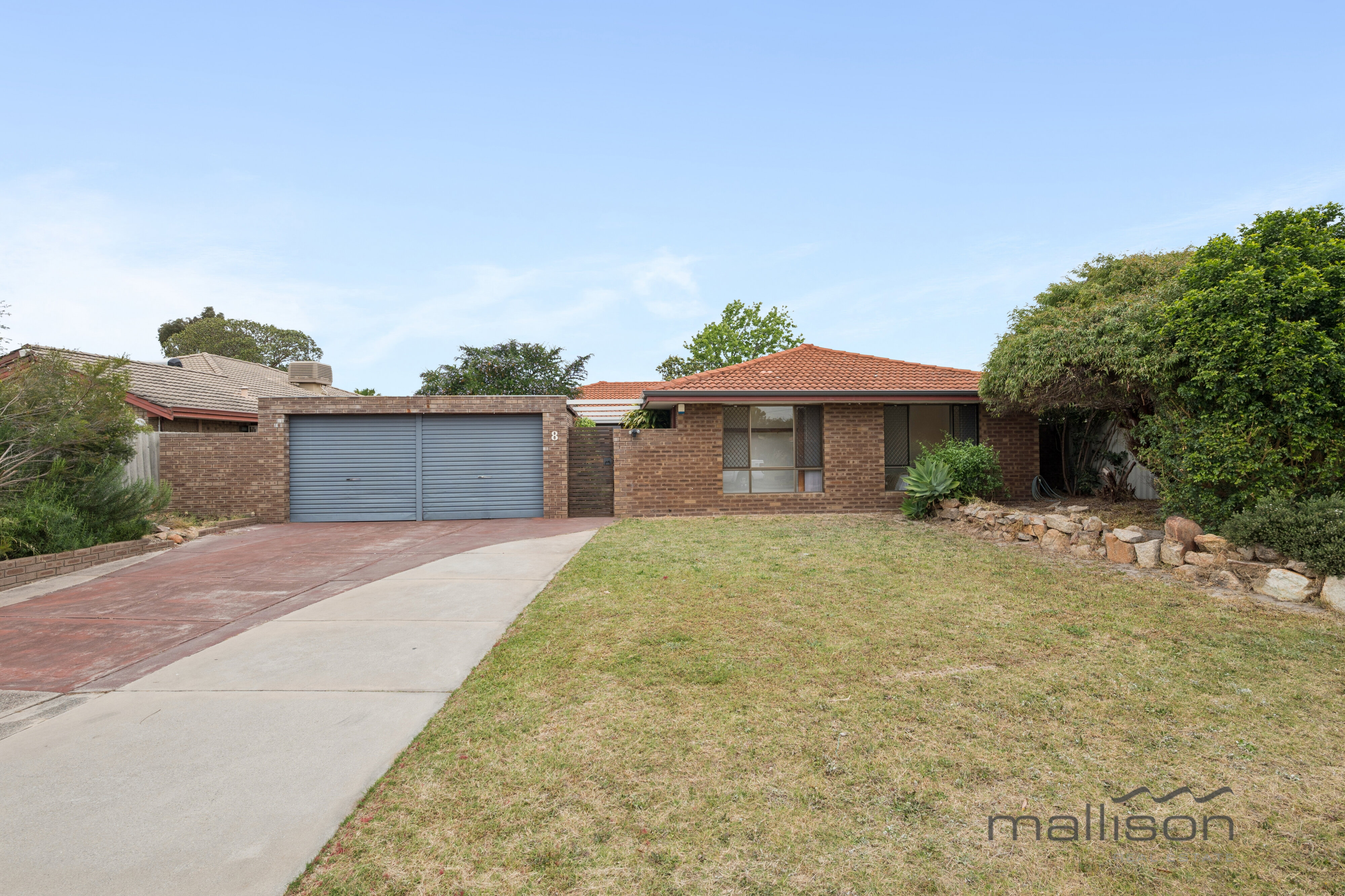 8 Dorset Place, Thornlie - Image 1