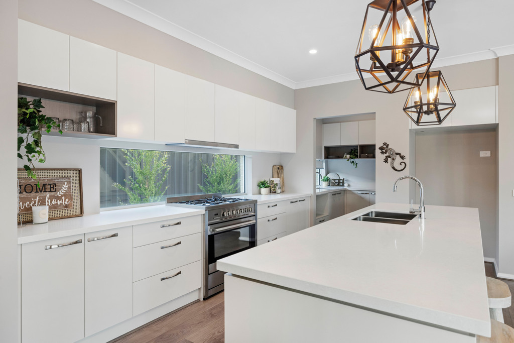 Lot 922 Daybreak Street (Banyan Place Estate), Officer South