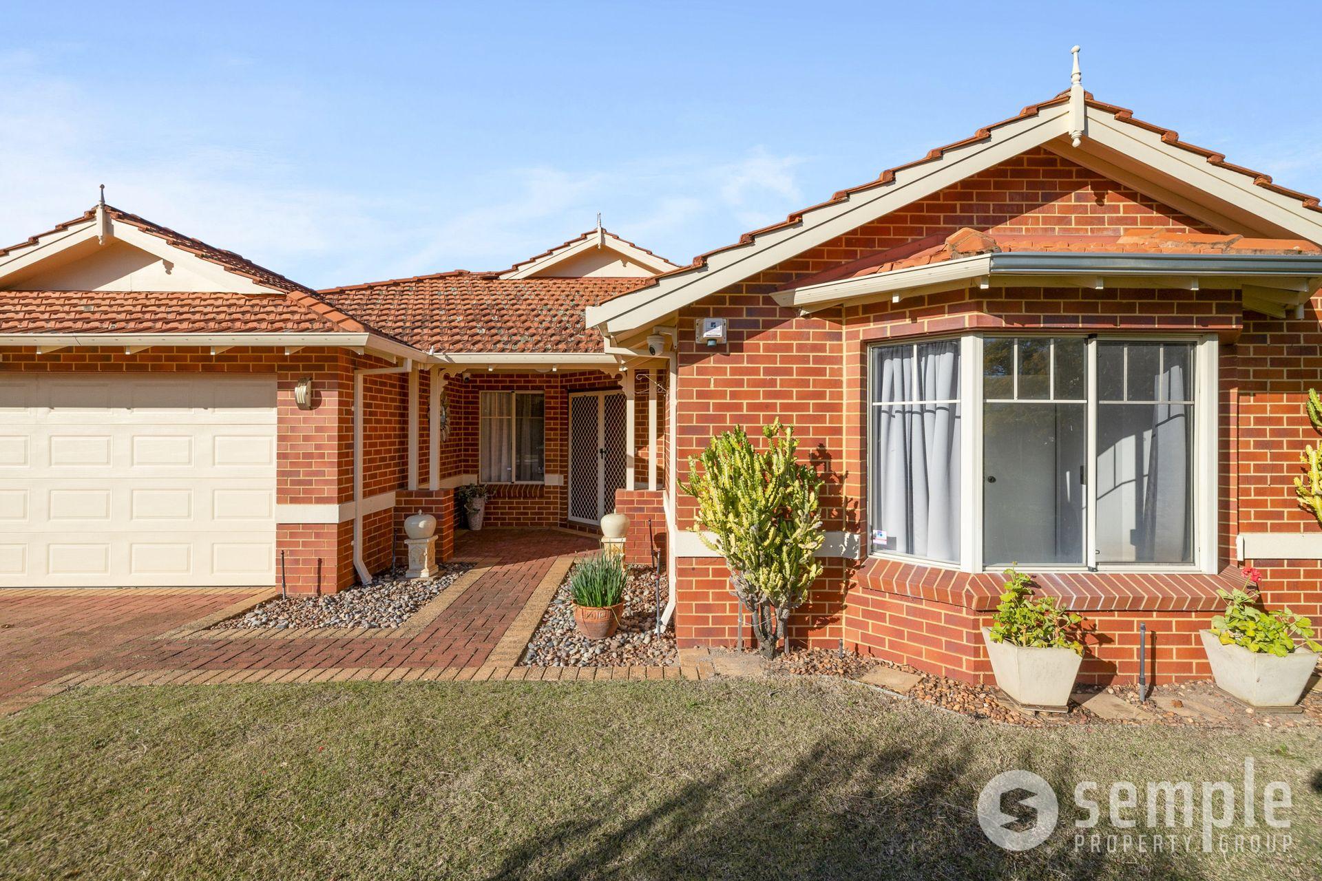 4 Ashmore Avenue, Canning Vale WA 6155 - 1