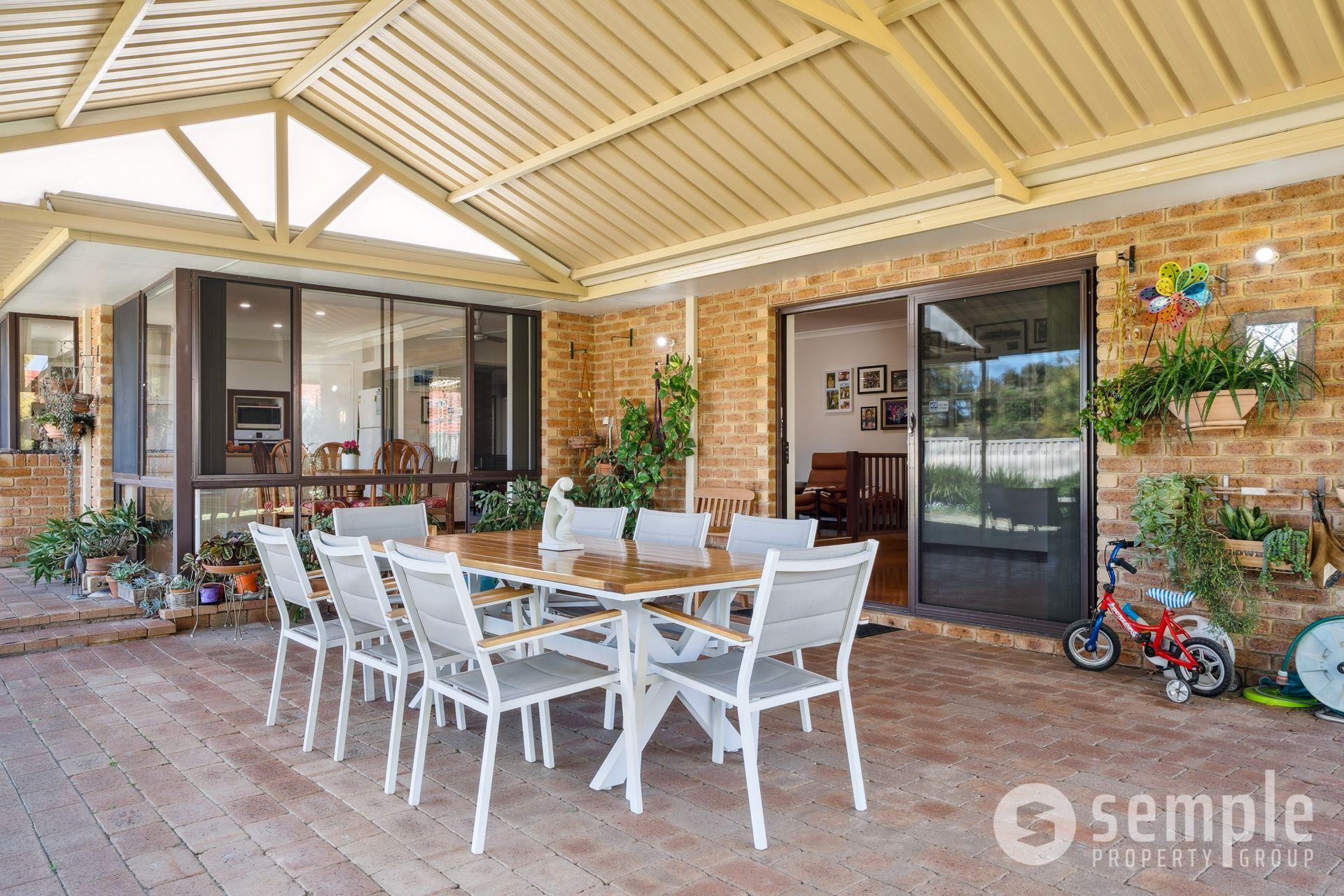 2 Peak Court, Leeming WA 6149 - 28