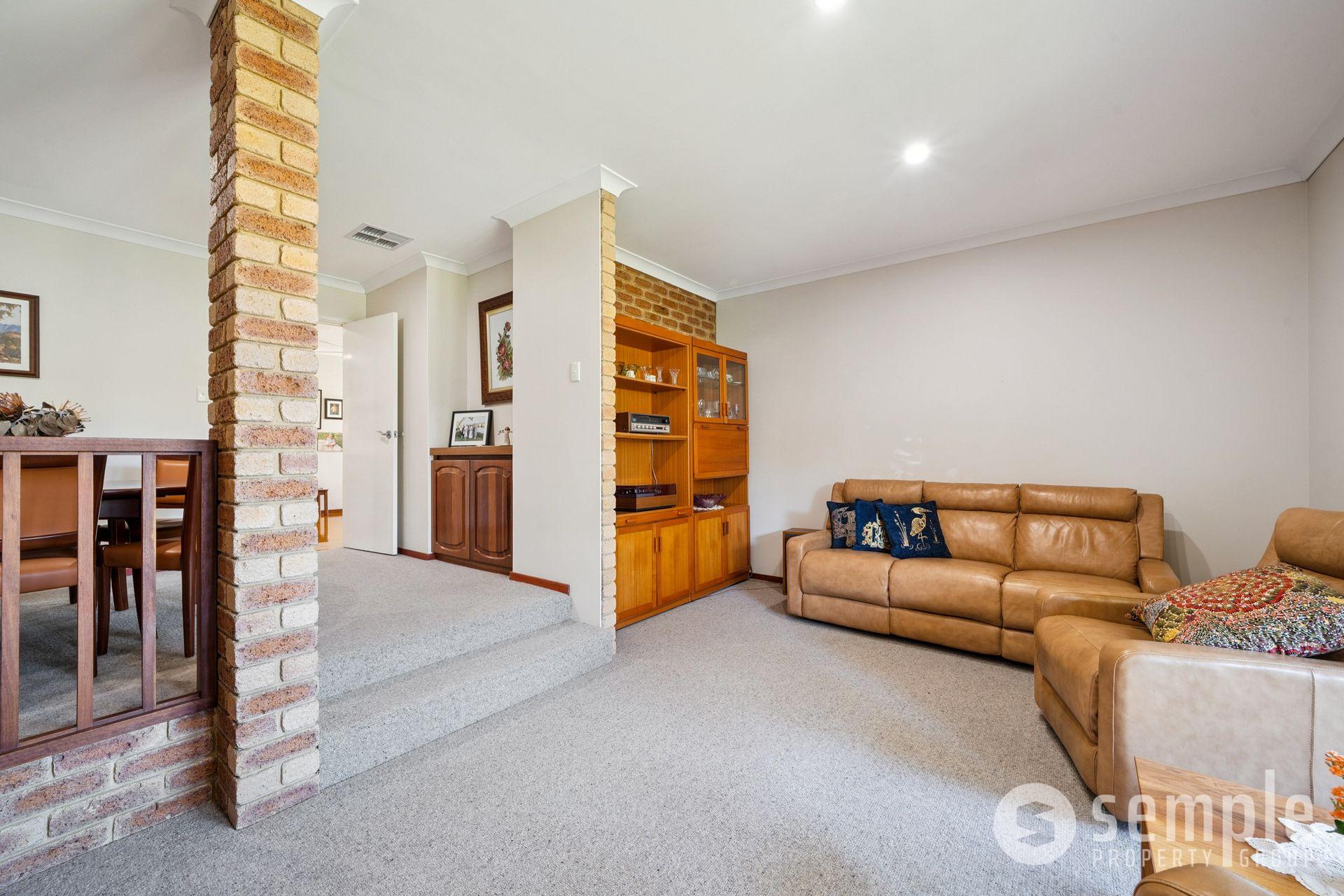 2 Peak Court, Leeming WA 6149 - 4