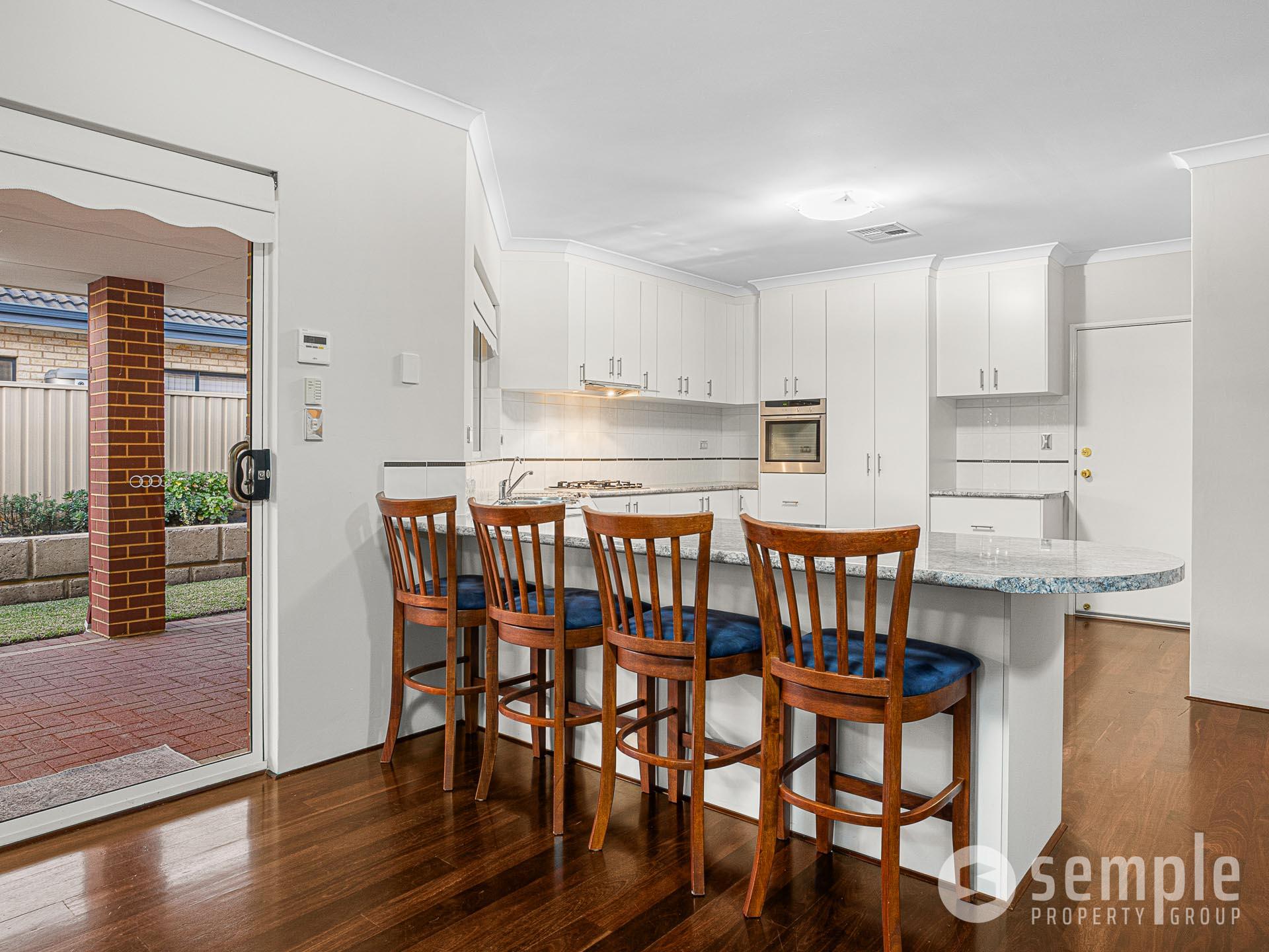 6 Flowergum Way, South Lake WA 6164 - 7