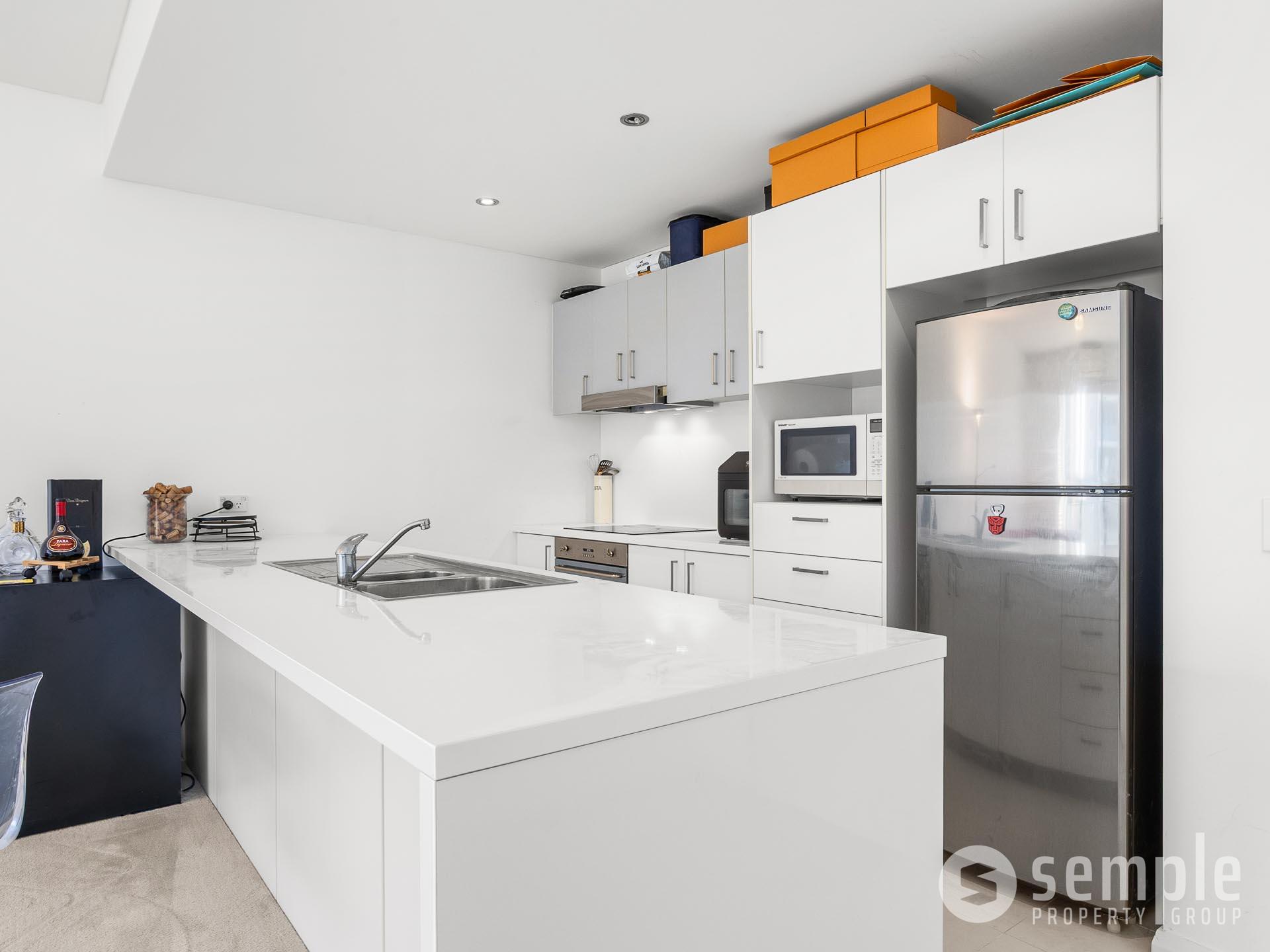 28/1 Stockton Bend, Cockburn Central WA 6164 - 3