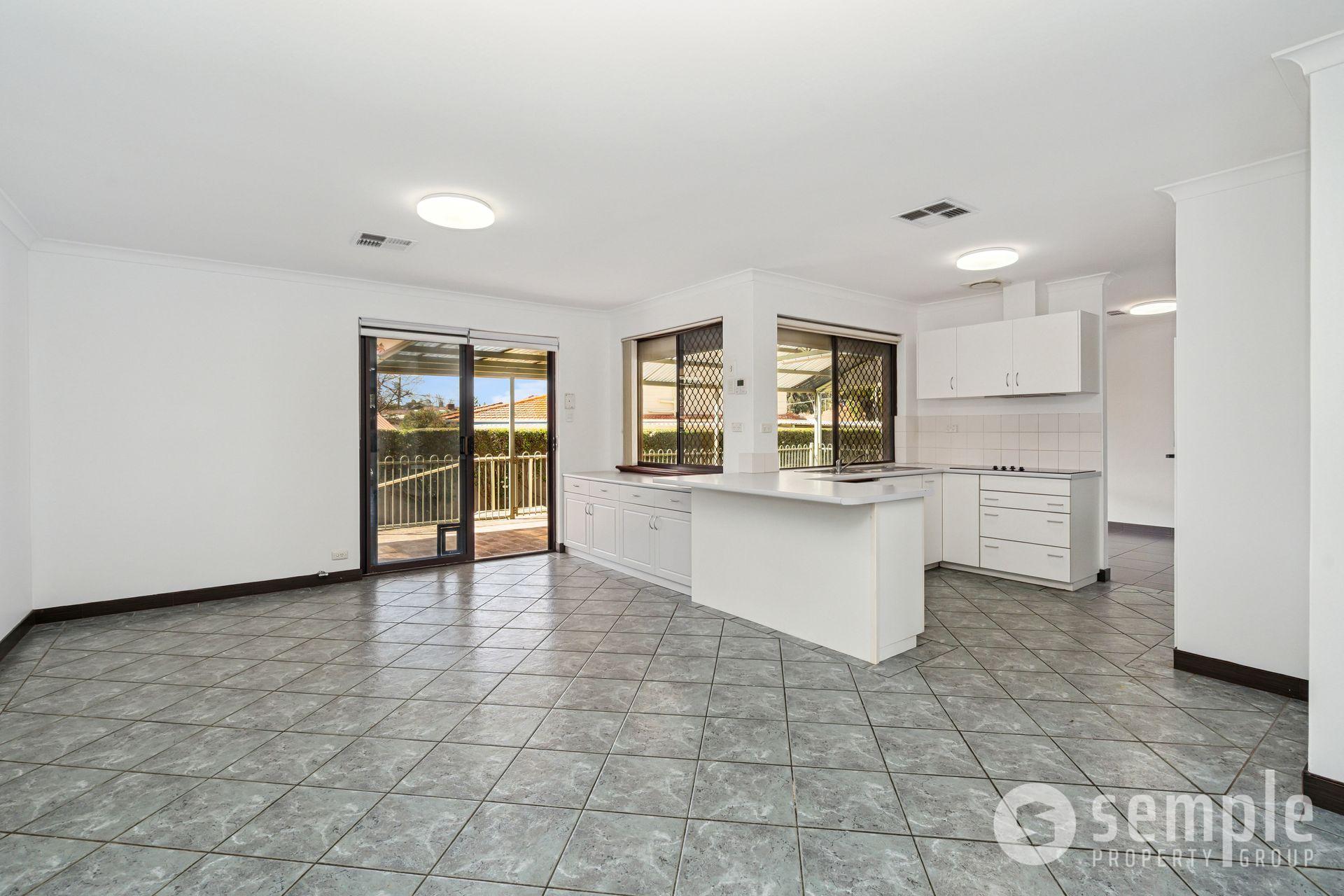 18 Lythe Place, Willetton WA 6155 - 5