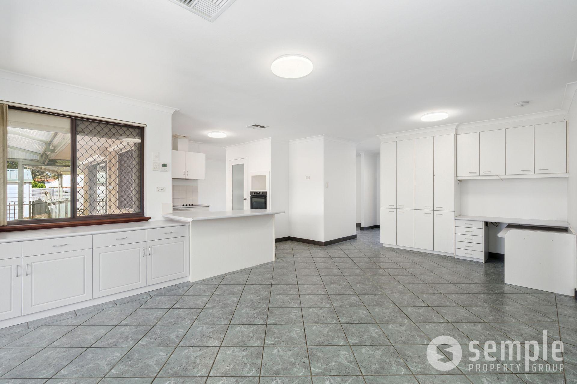 18 Lythe Place, Willetton WA 6155 - 4