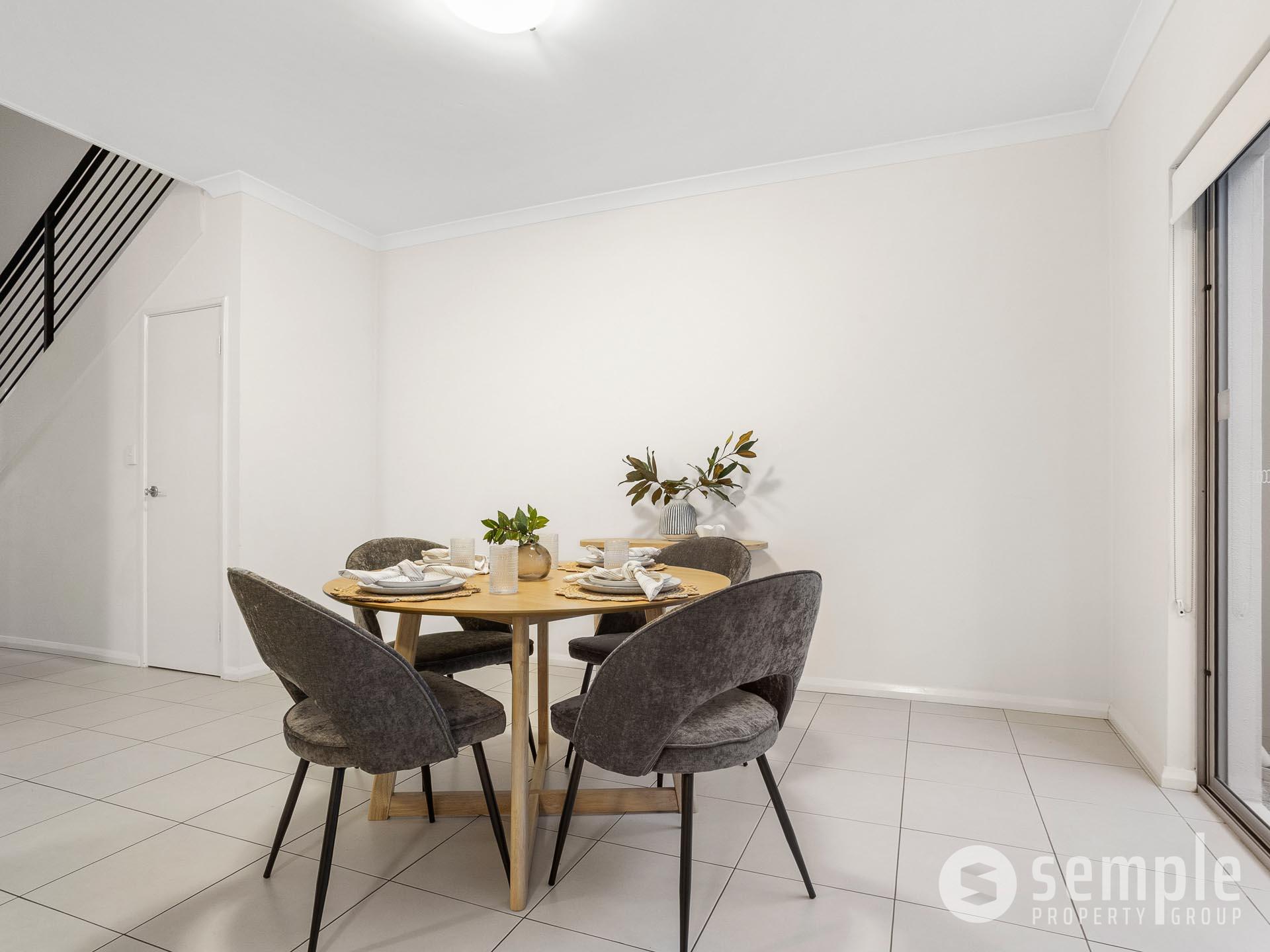 4/75 Baler Court, Hammond Park WA 6164 - 8