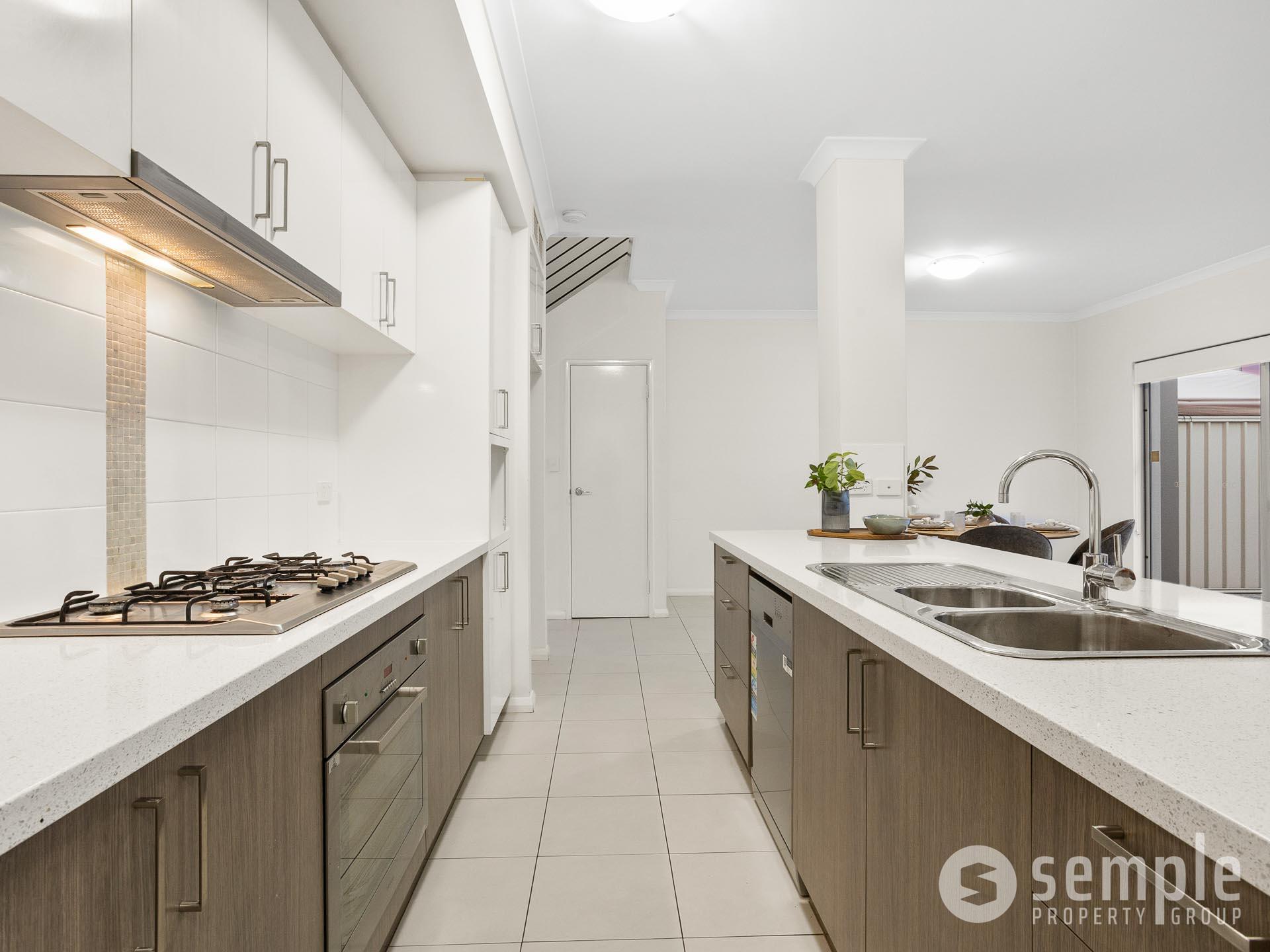 4/75 Baler Court, Hammond Park WA 6164 - 4