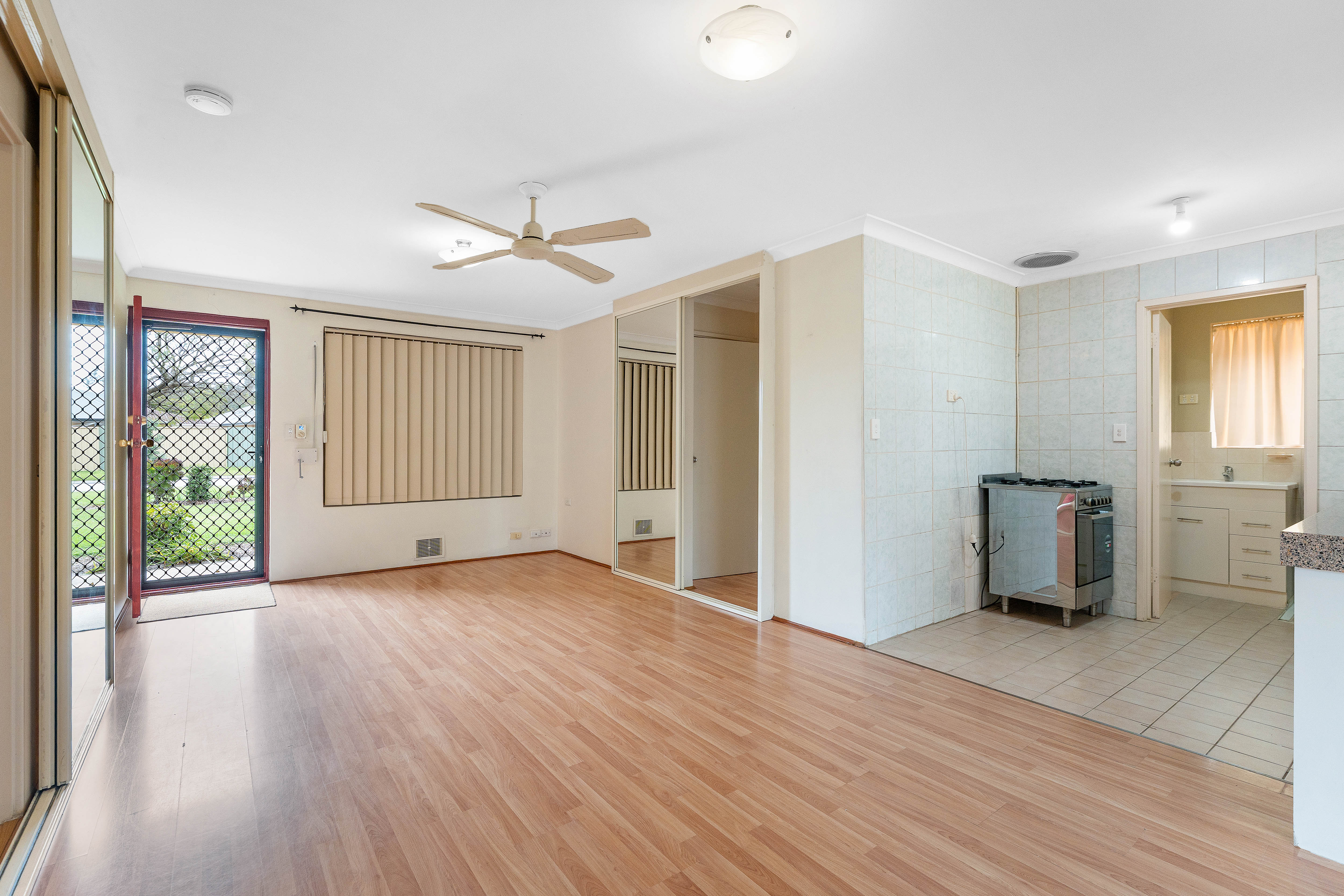 18 Labyrinth Way, South Lake WA 6164 - 3