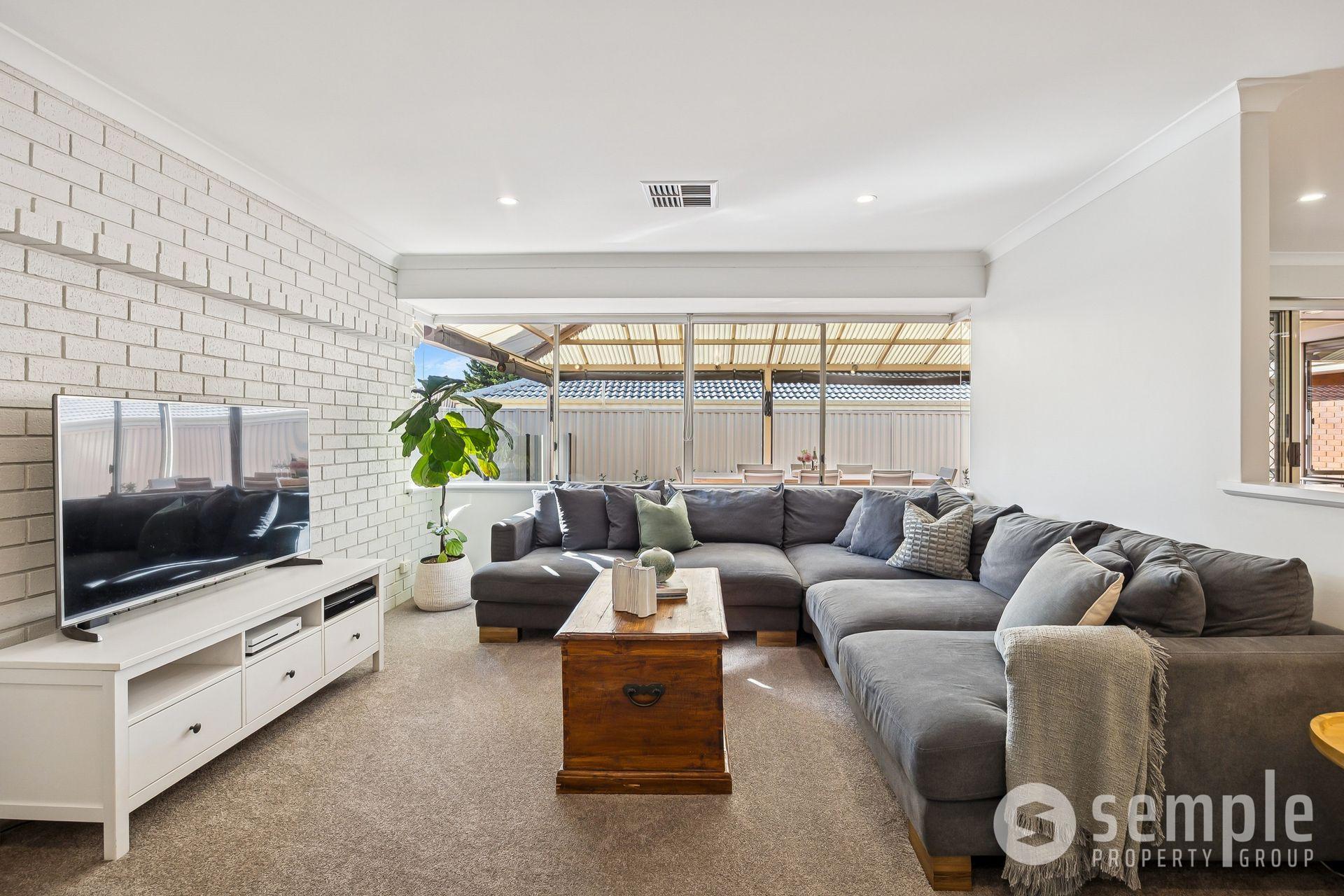 15 Brandwood Gardens, Leeming WA 6149 - 15