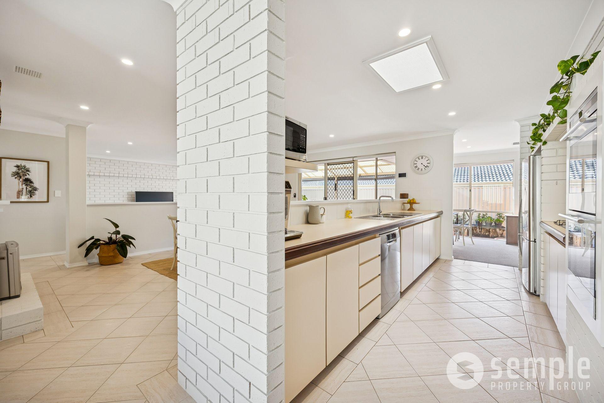15 Brandwood Gardens, Leeming WA 6149 - 9