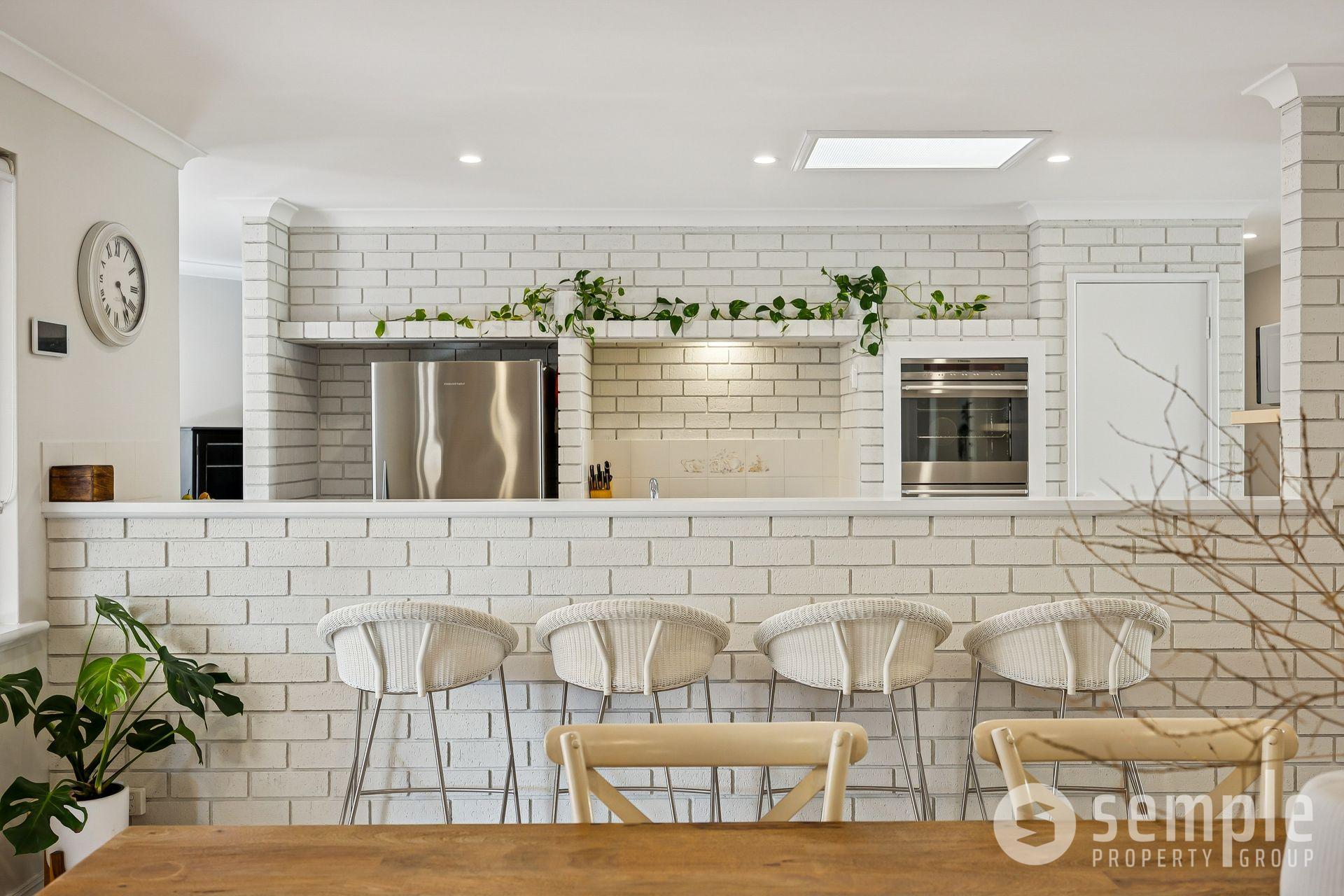 15 Brandwood Gardens, Leeming WA 6149 - 8