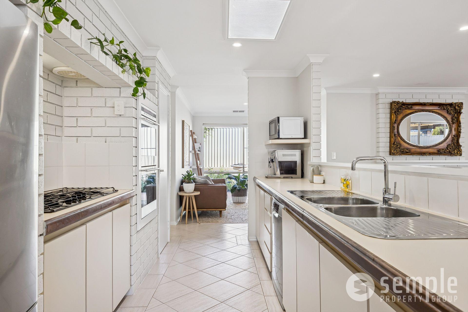 15 Brandwood Gardens, Leeming WA 6149 - 11