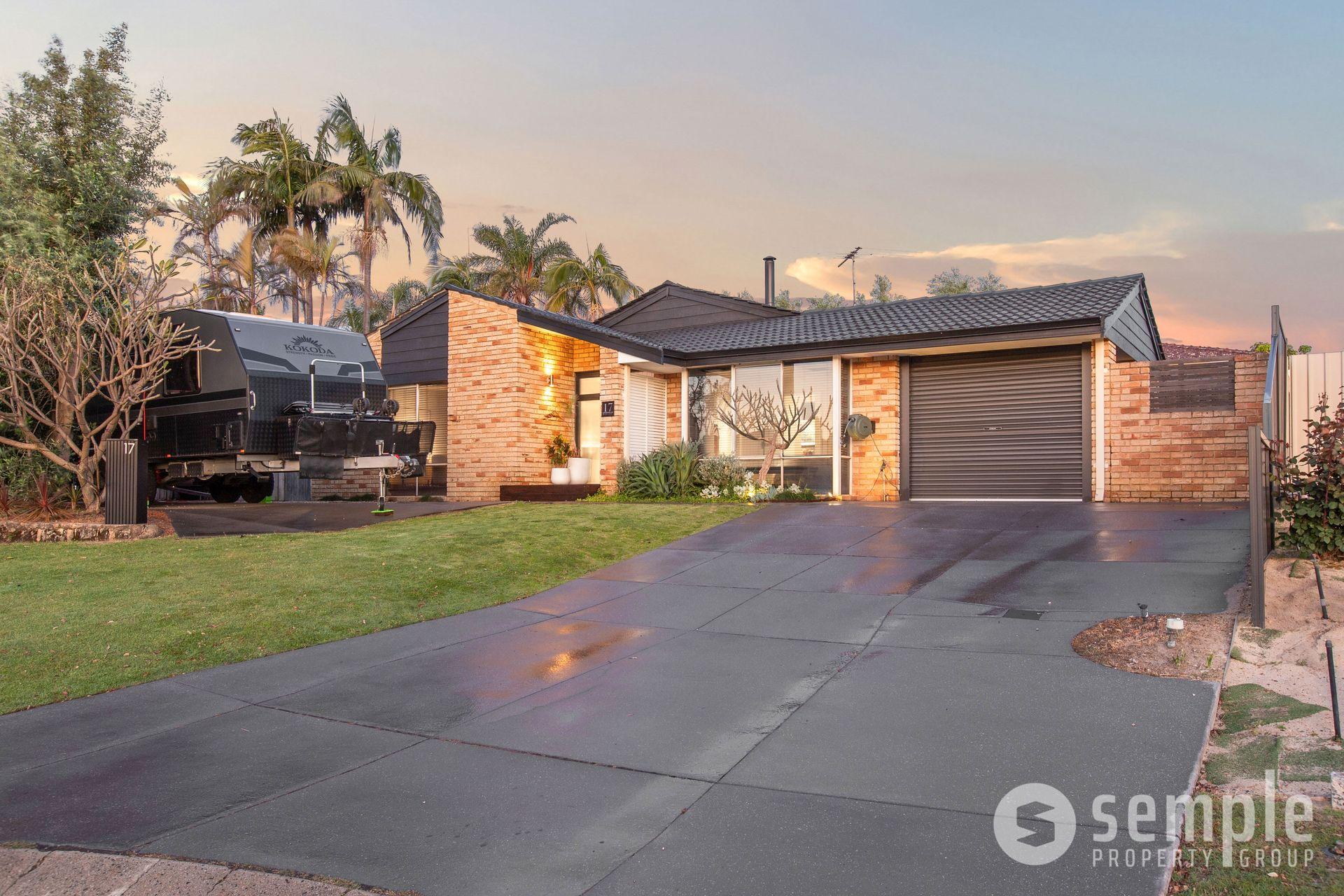 17 Meadow Grove, Leeming WA 6149 - 1