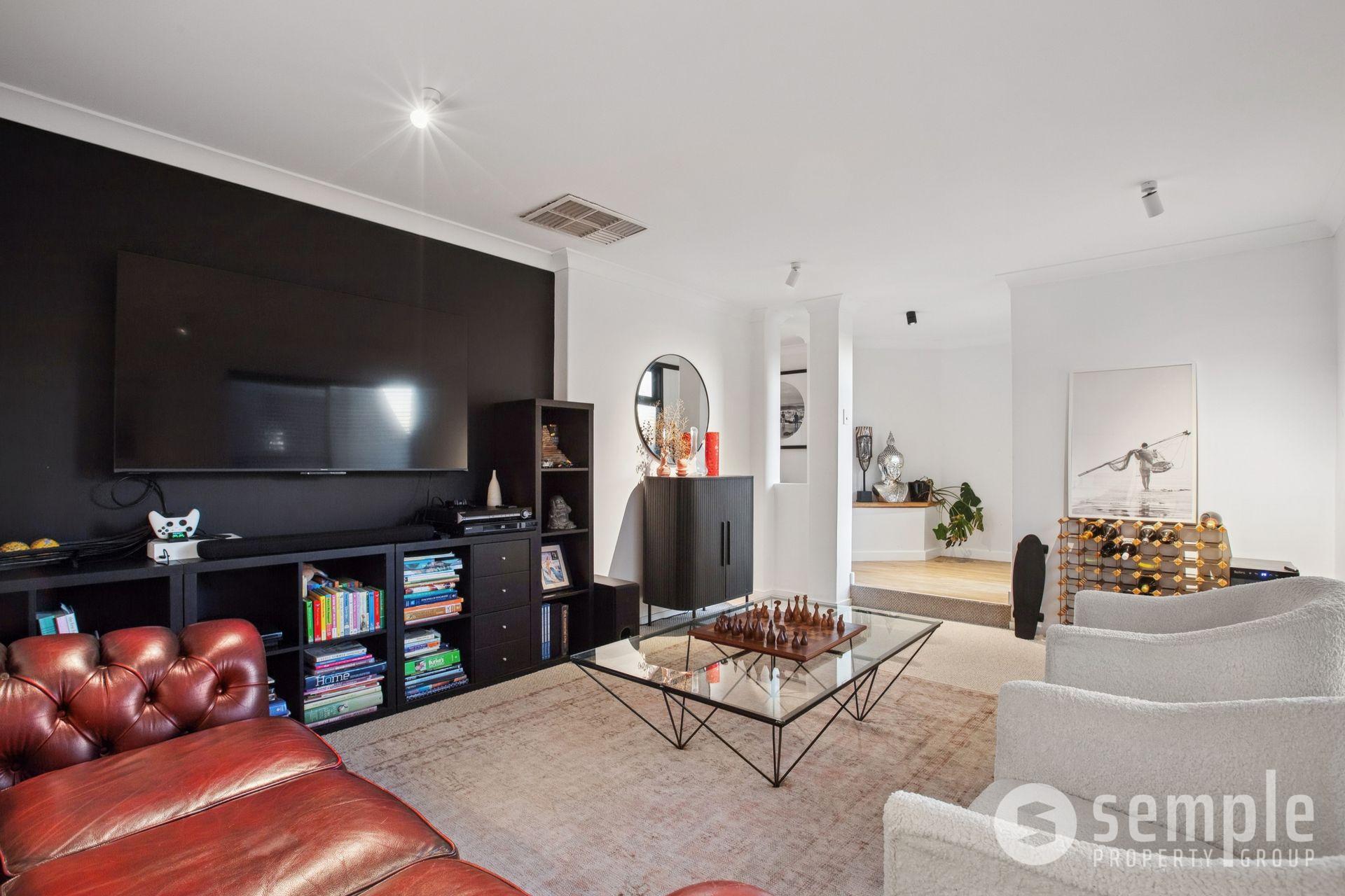 17 Meadow Grove, Leeming WA 6149 - 5