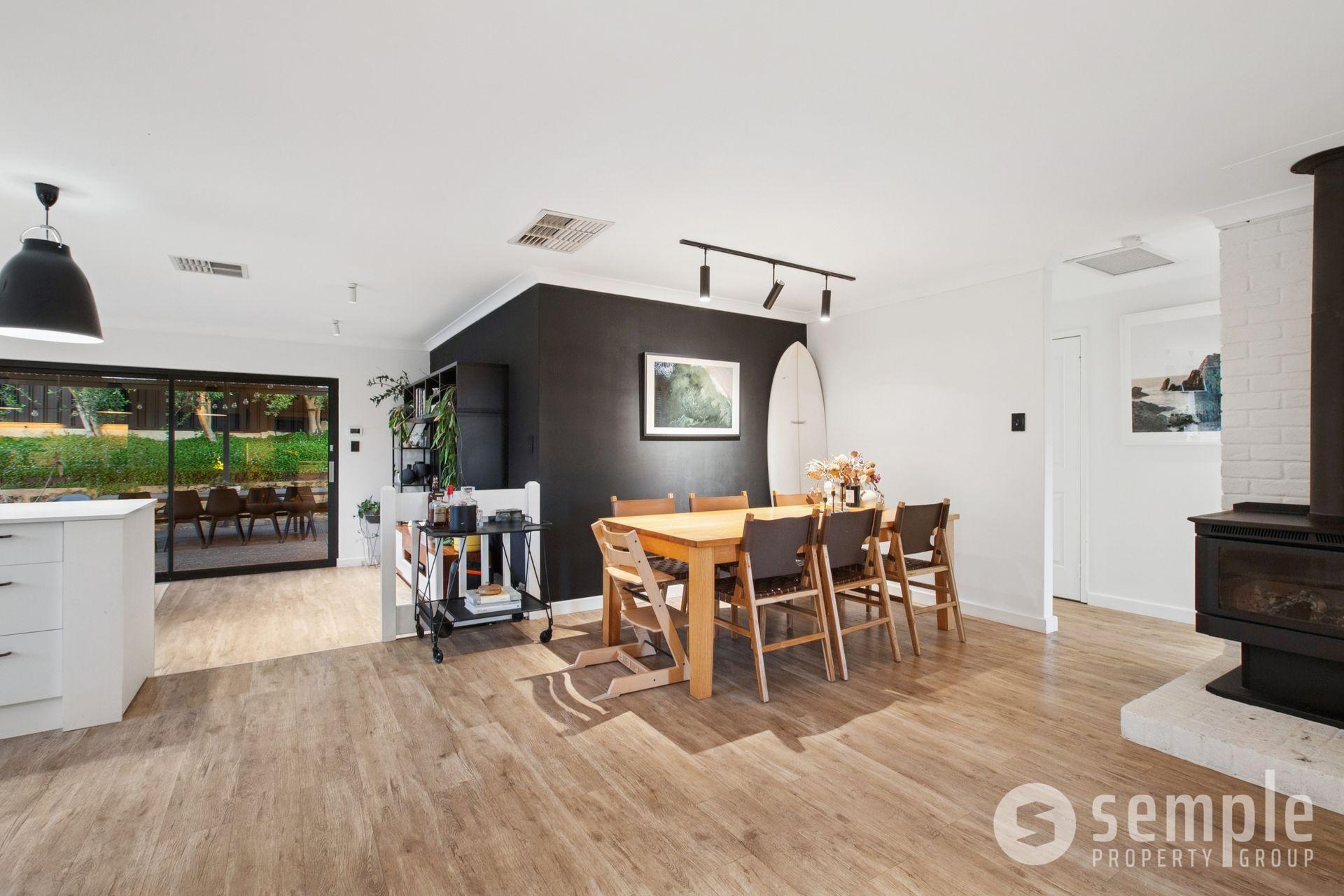 17 Meadow Grove, Leeming WA 6149 - 7