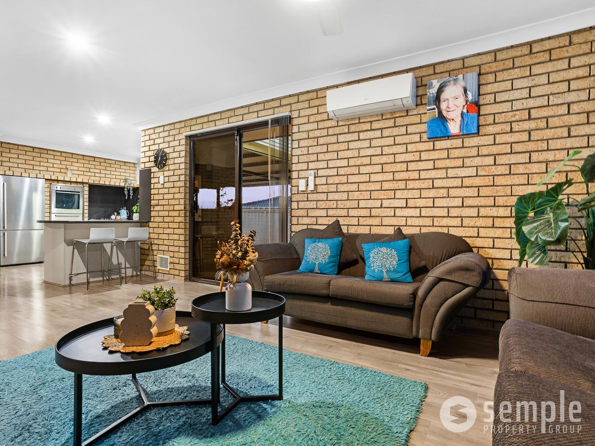 15 McLernon Place, South Lake WA 6164 - 4