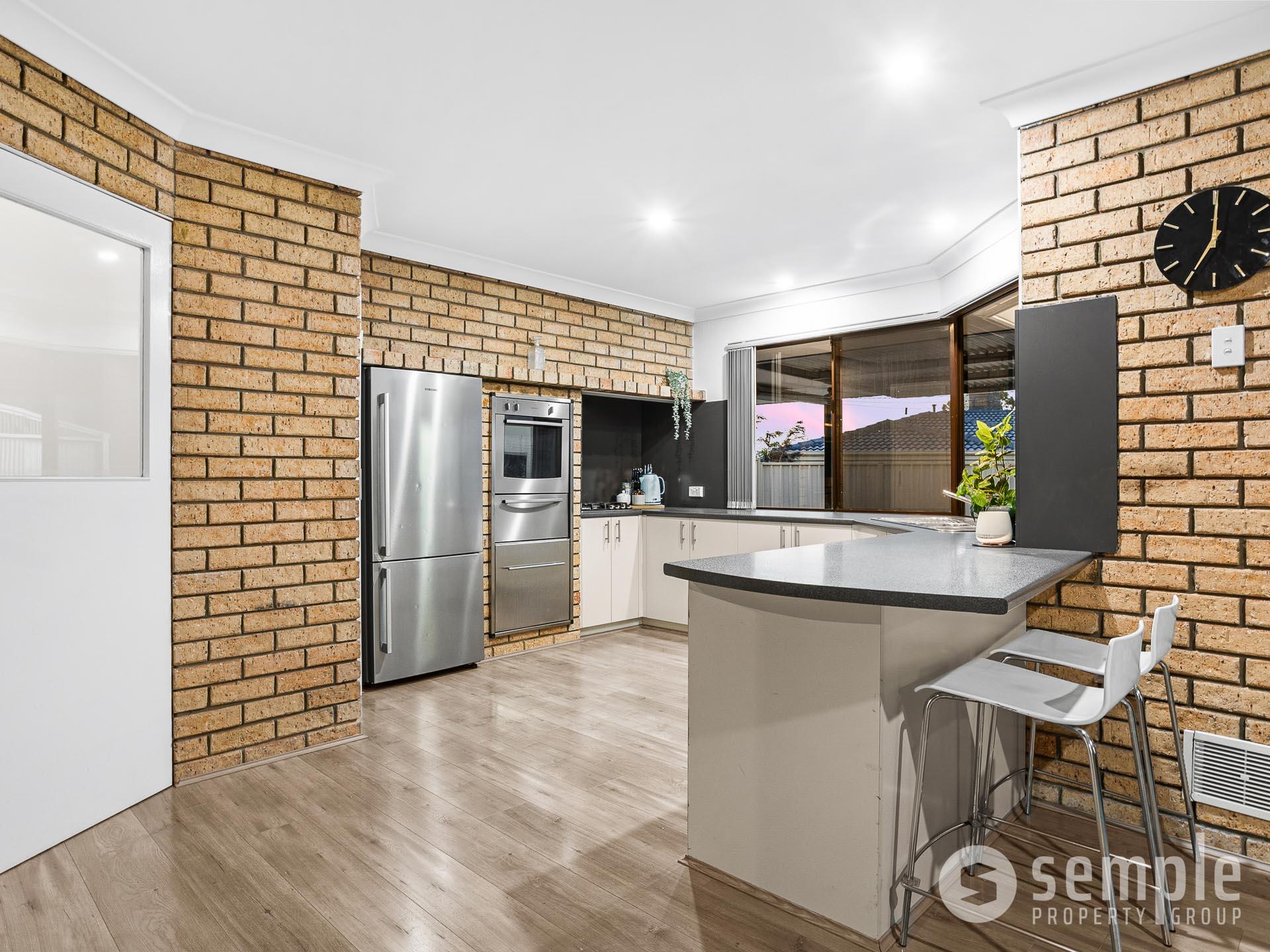 15 McLernon Place, South Lake WA 6164 - 2