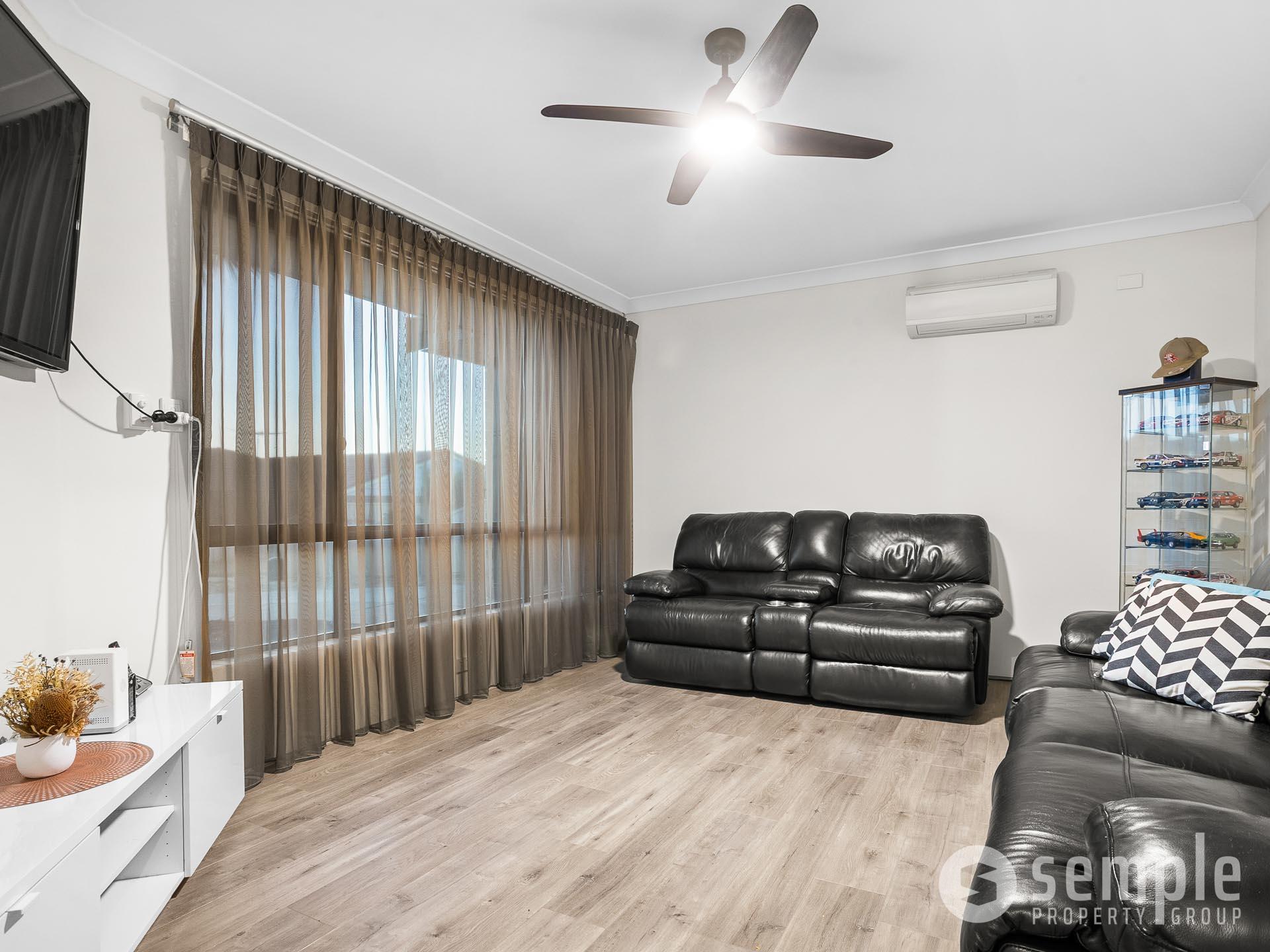 15 McLernon Place, South Lake WA 6164 - 1