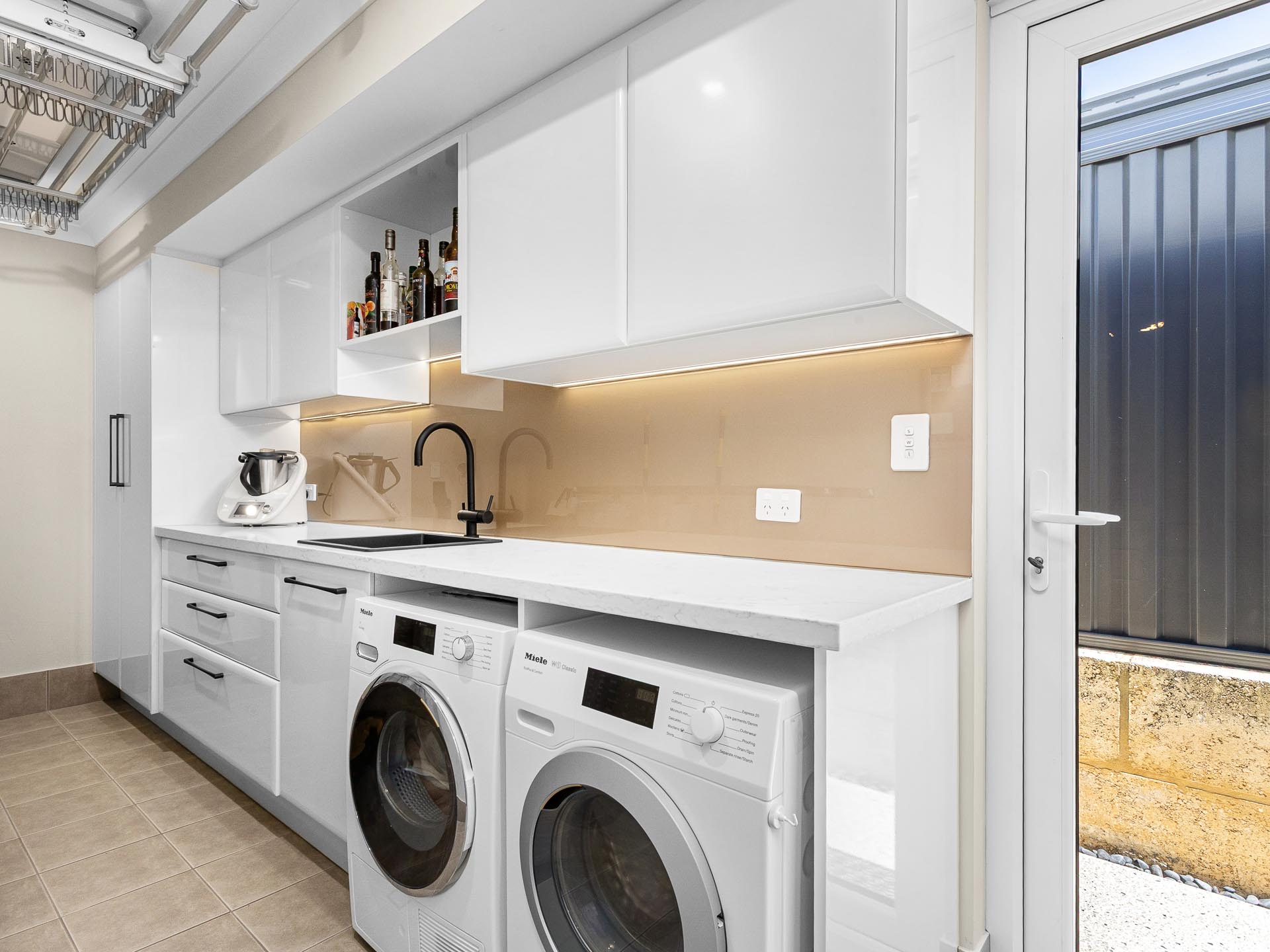 15 Yangebup Road, Yangebup WA 6164 - 19