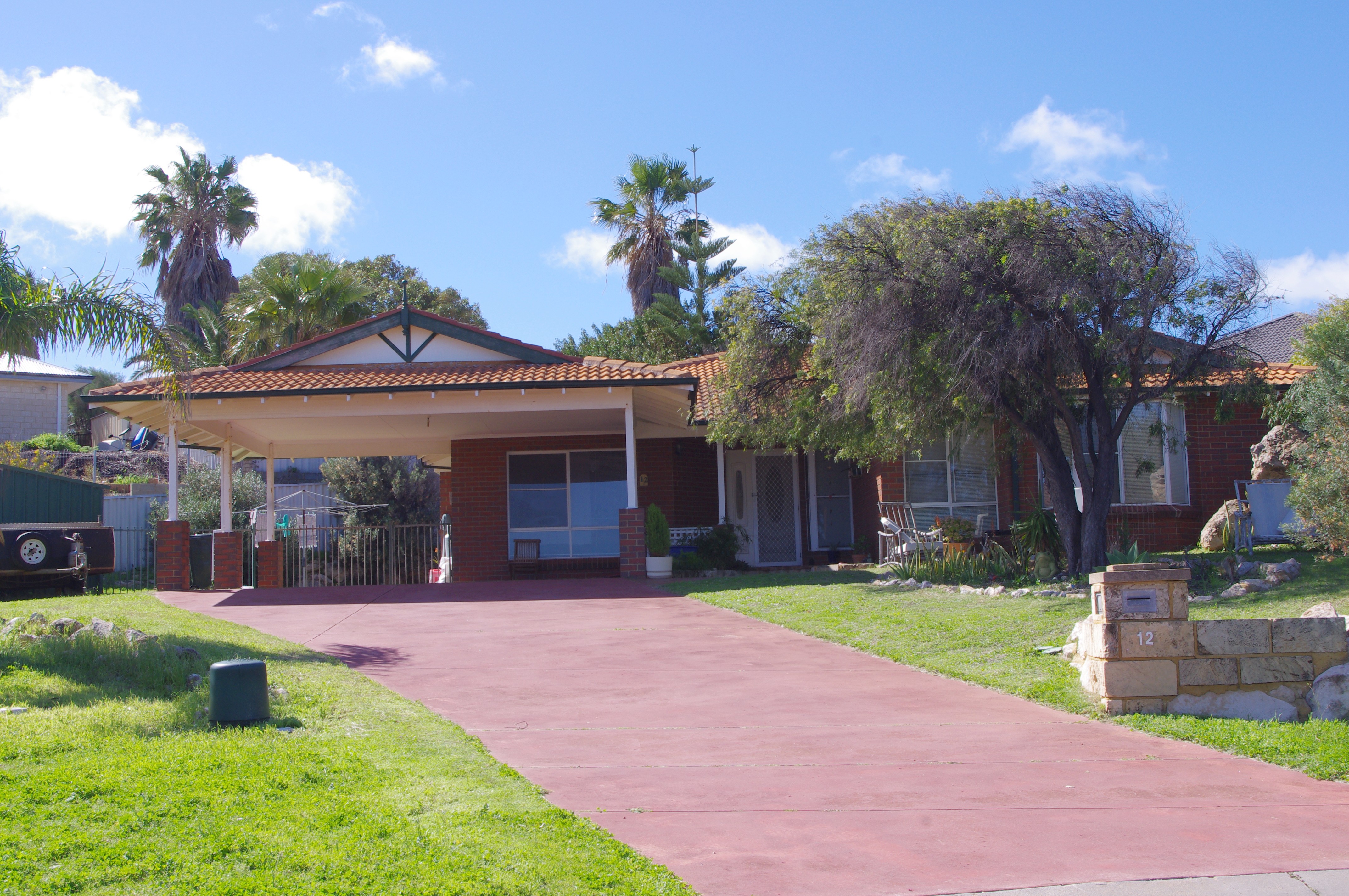 12 Dakin Cove Wandina