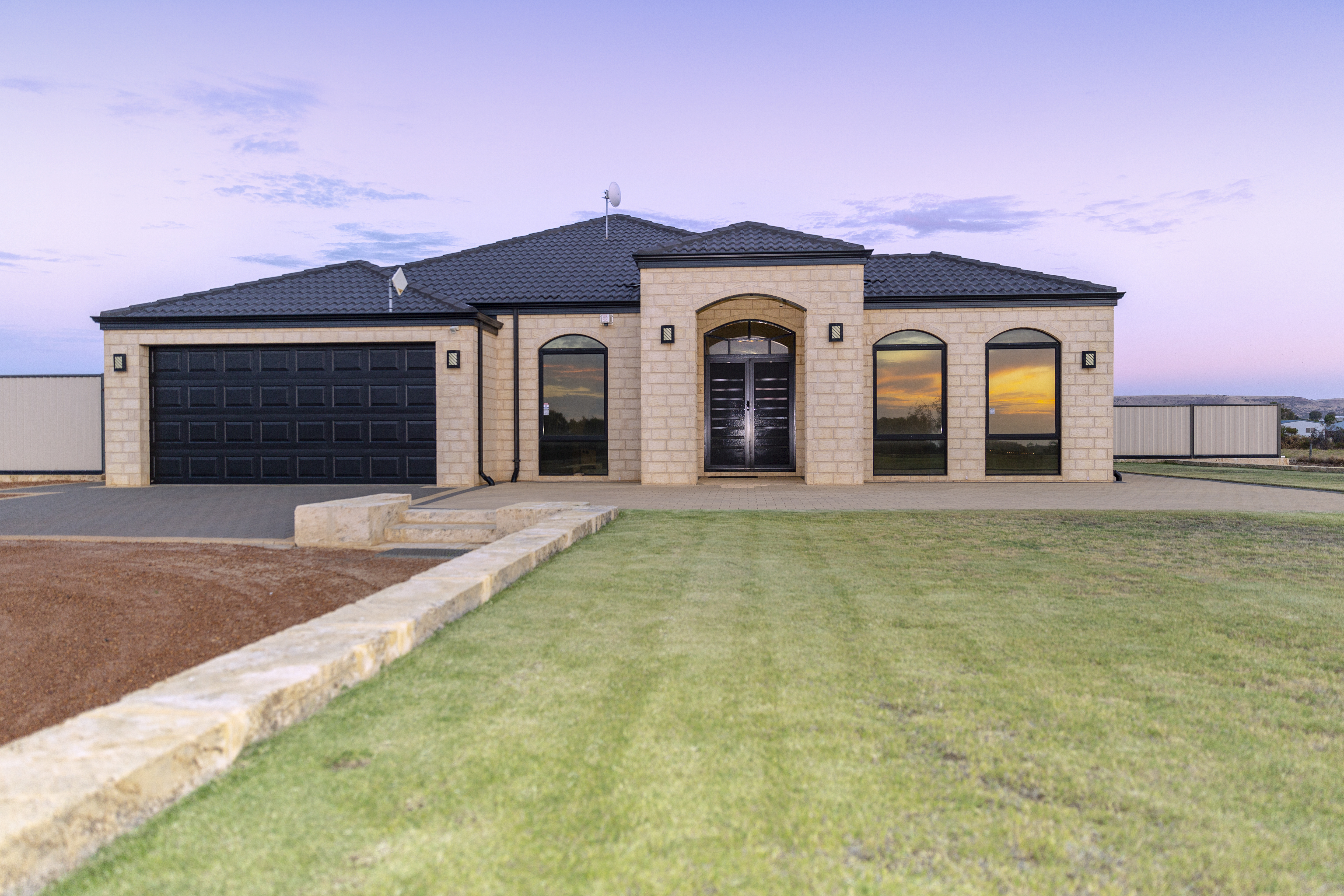 162 Wittenoom Circle White Peak