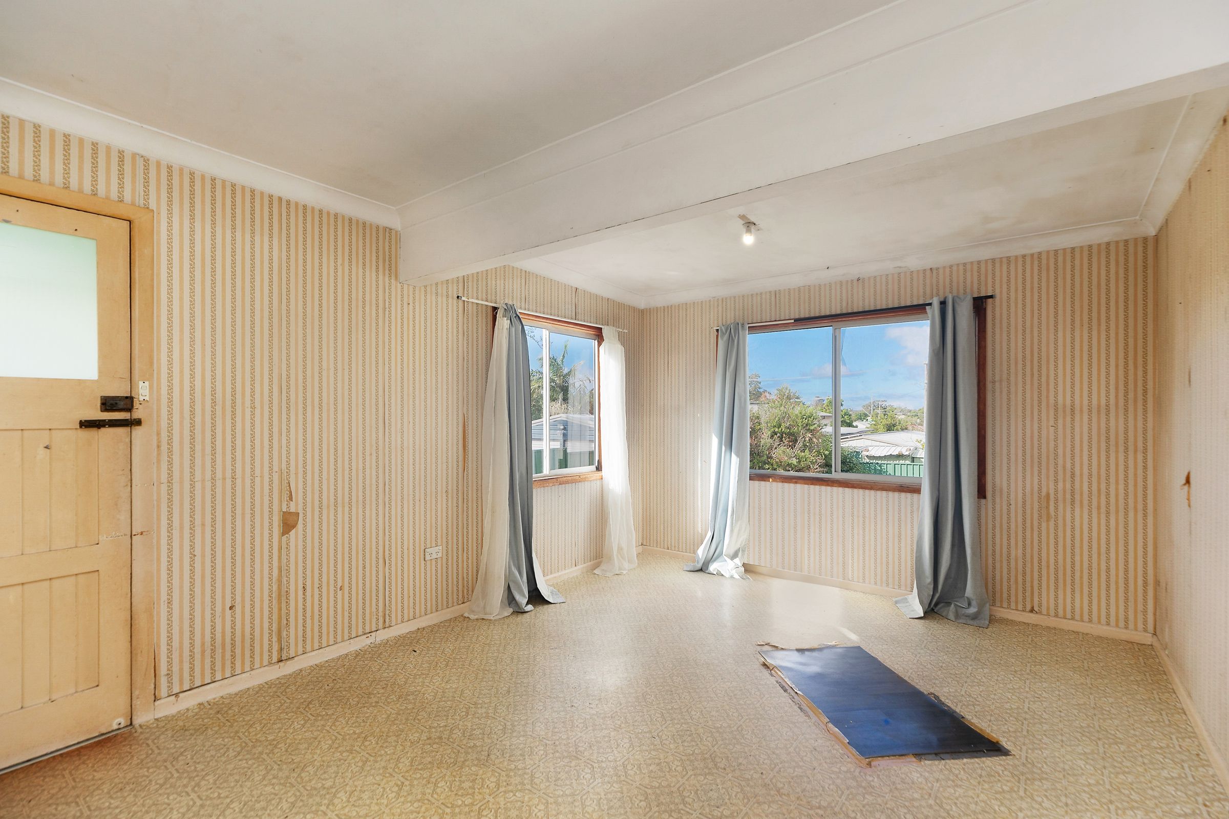 12 South Street, Killarney Vale Sold by Cutcliffe Properties - image 5