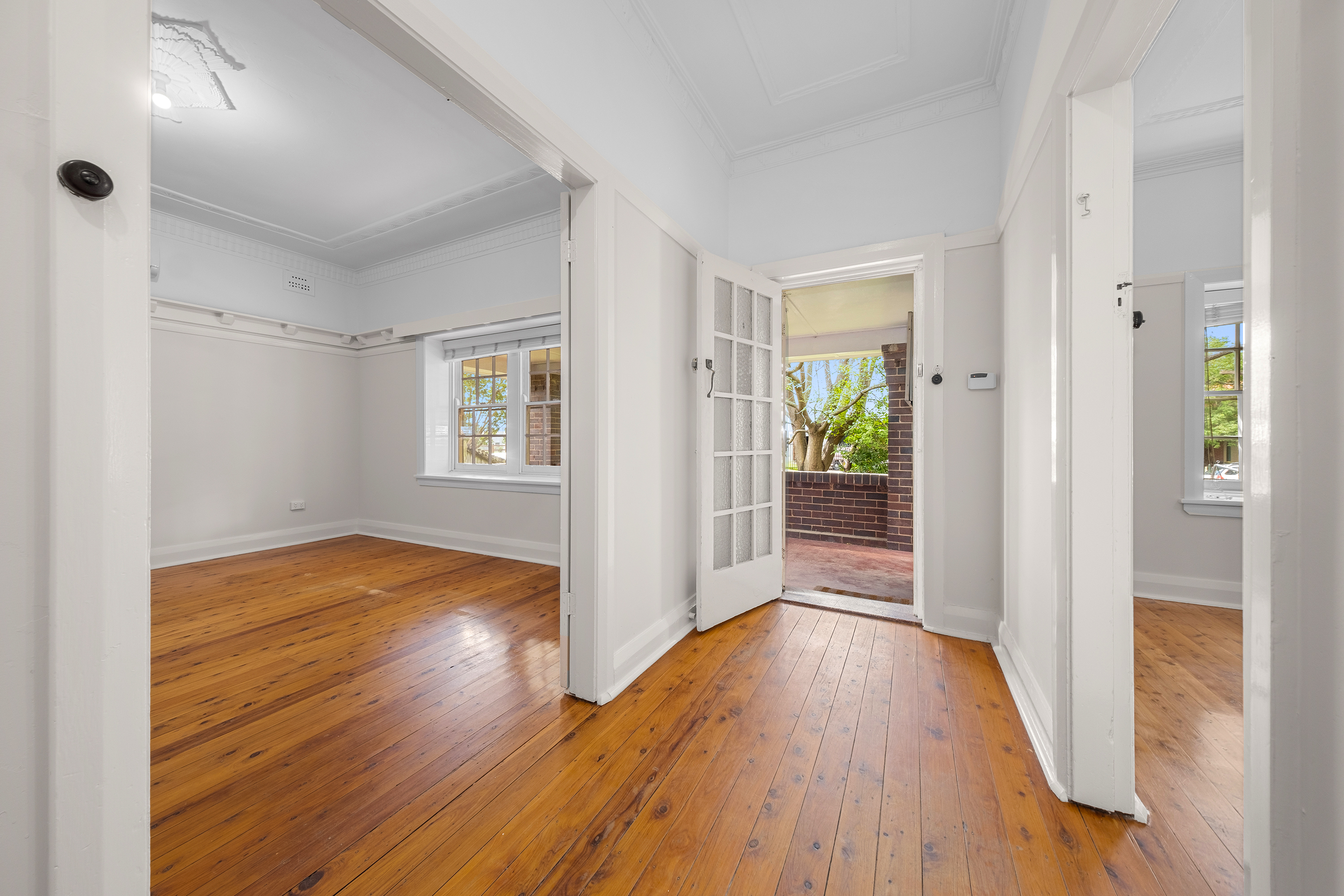 100 Francis Street, Richmond Sold by Cutcliffe Properties - image 2