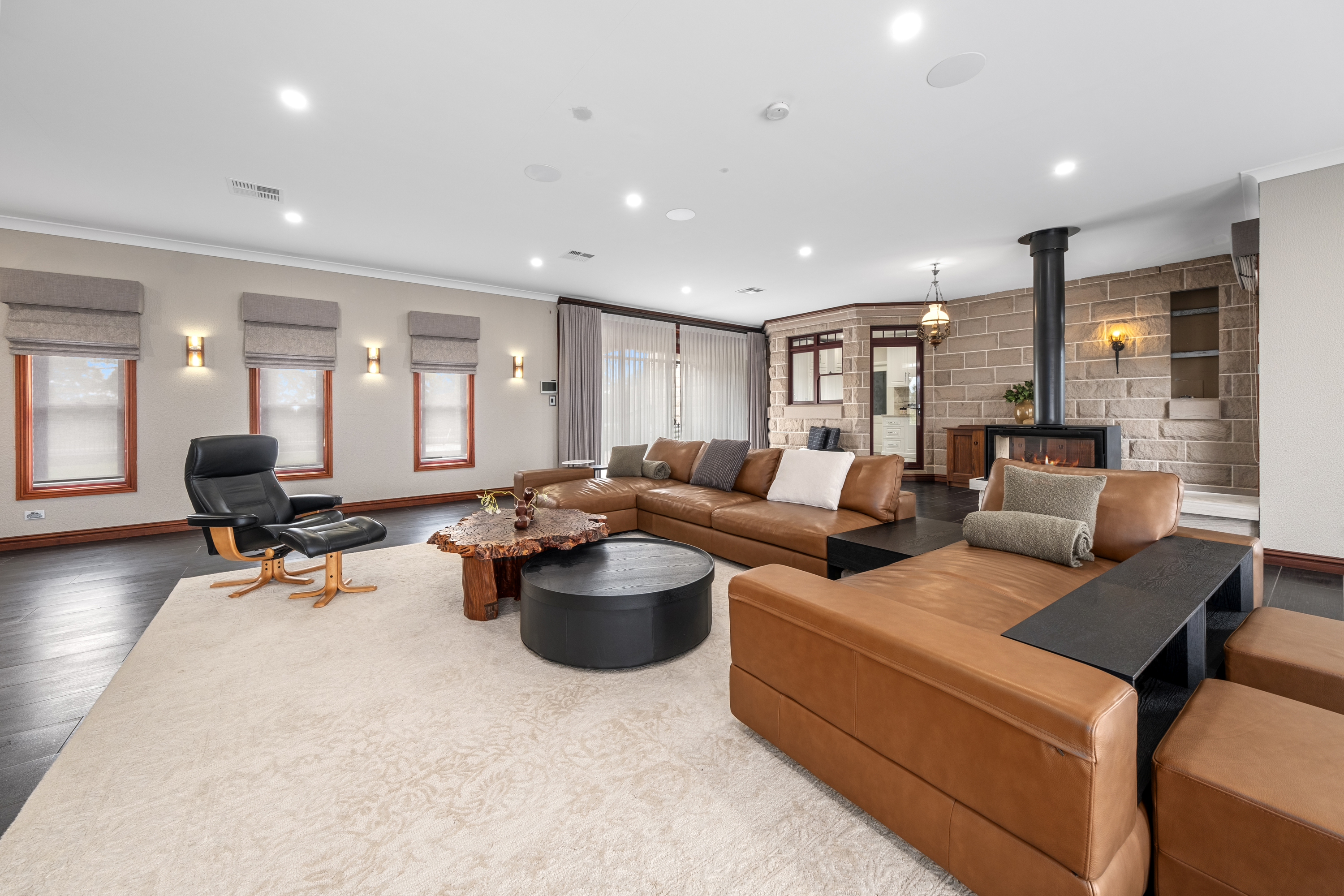 708 East Kurrajong Road
