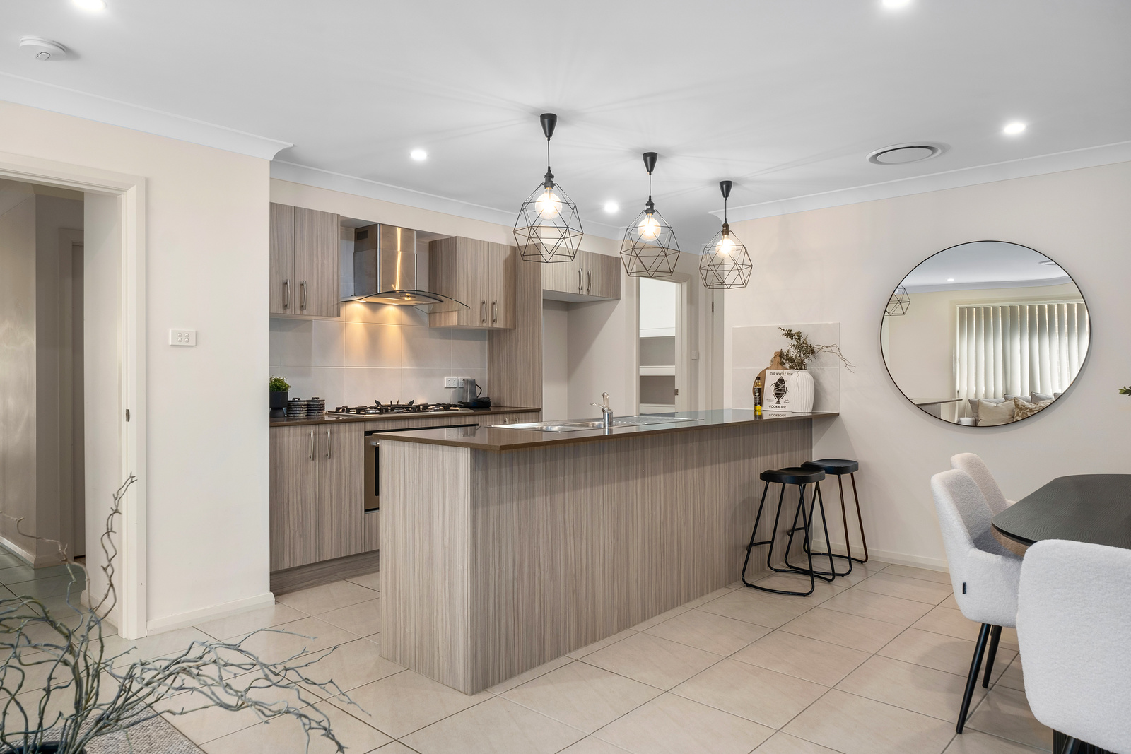18 Sundowner Parkway, Gables Sold by Cutcliffe Properties - image 3