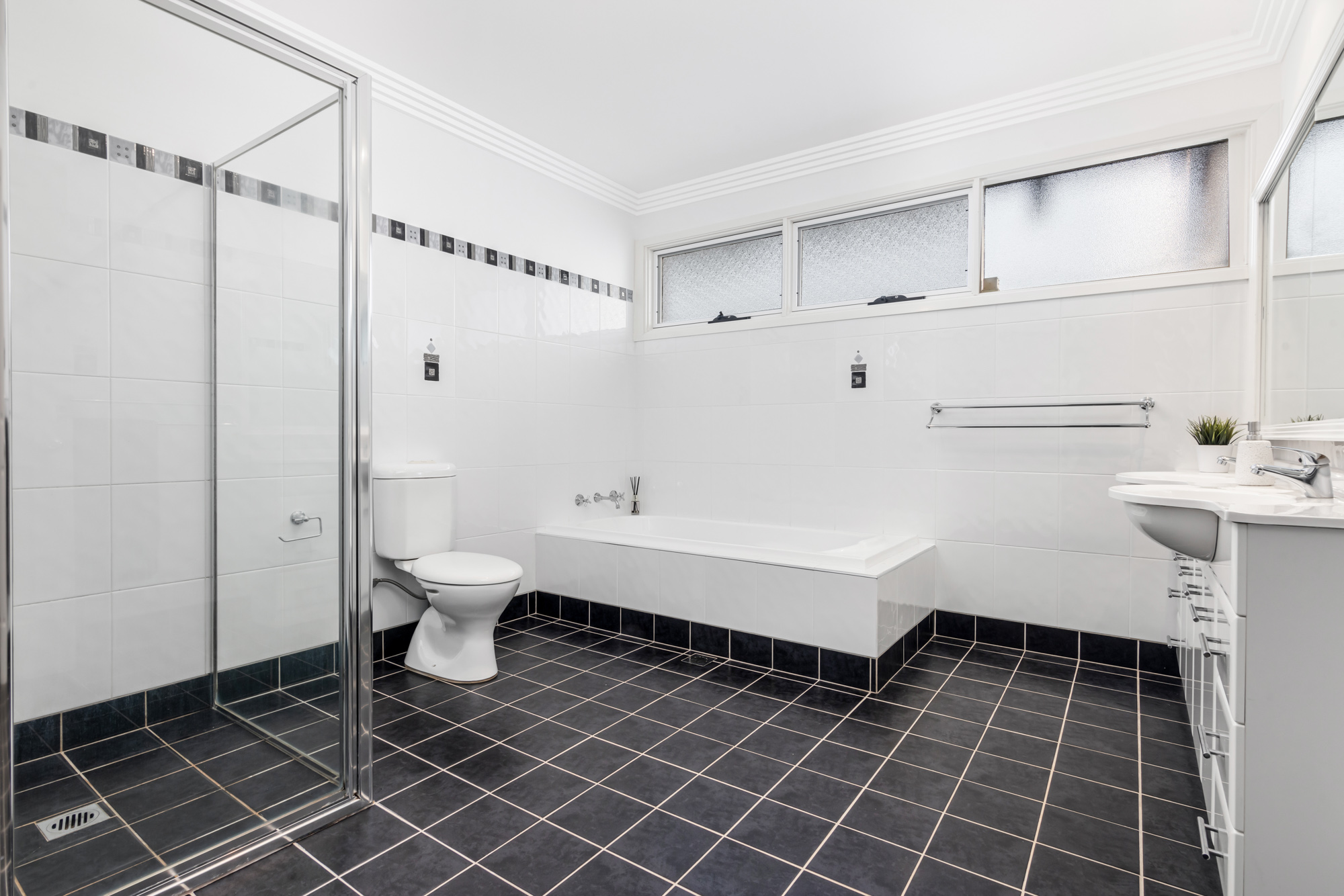 69-77 Mayo Road, Llandilo For Sale by Cutcliffe Properties - image 12