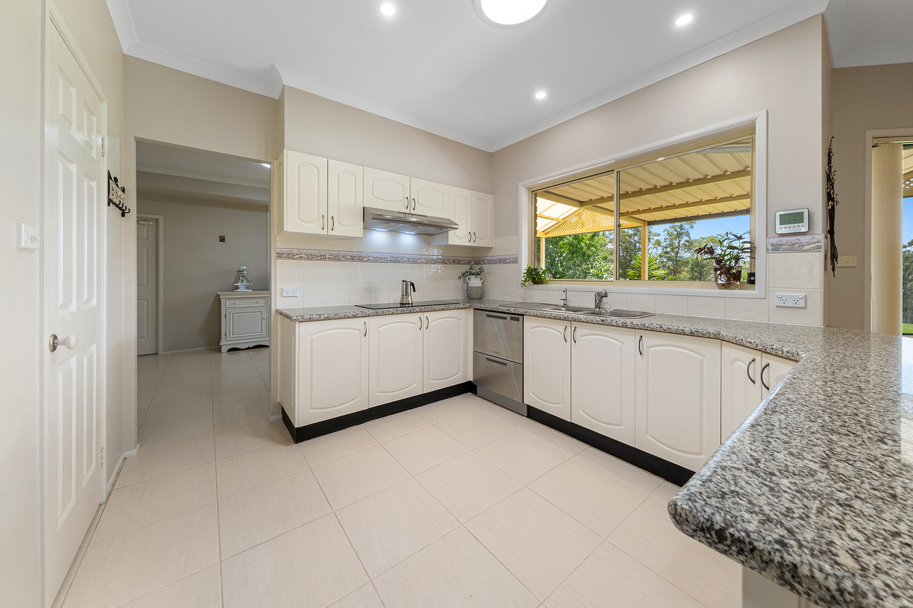 433 East Kurrajong Road, East Kurrajong For Sale by Cutcliffe Properties - image 6