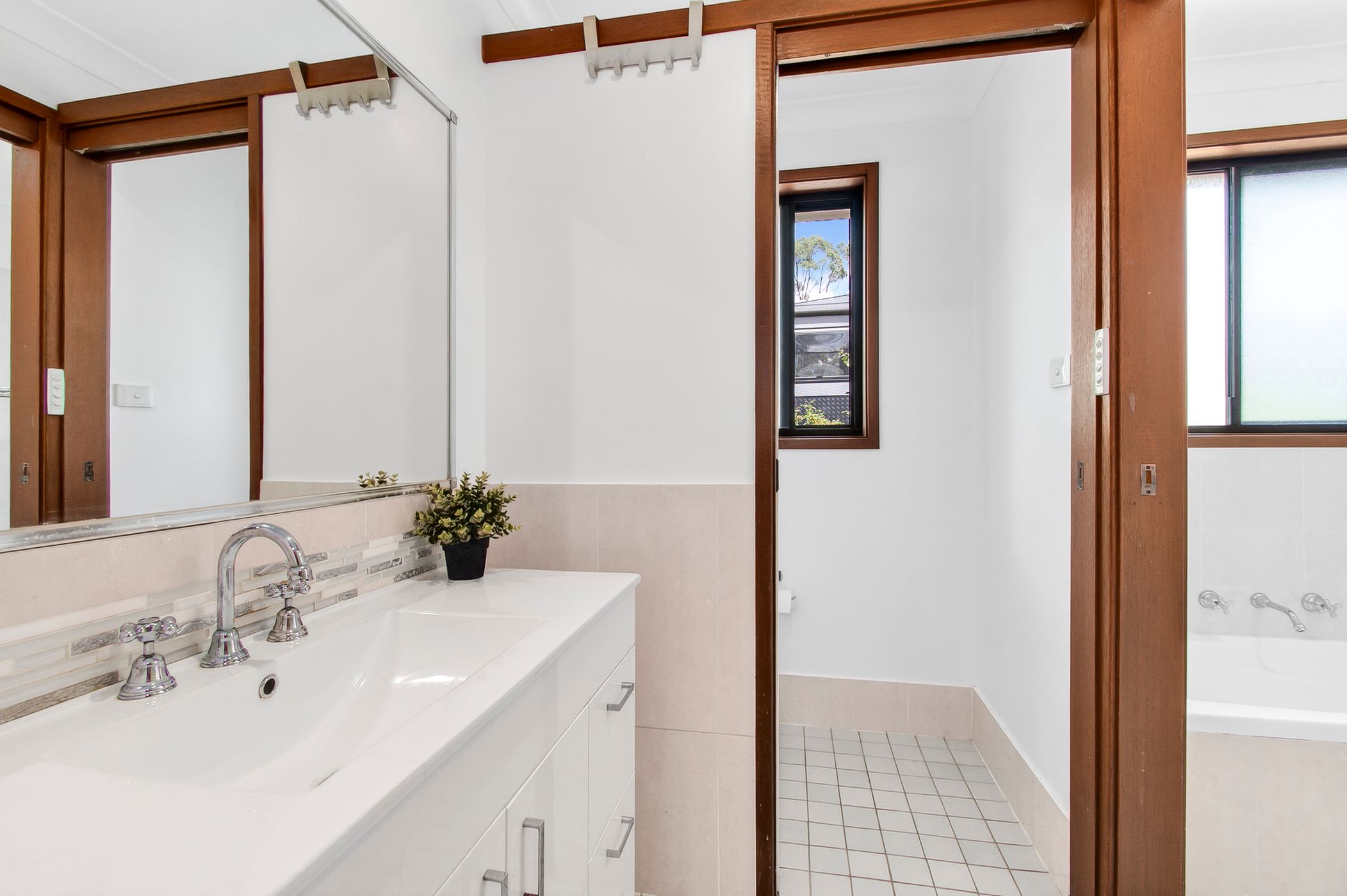 49 Sutherland Road, Londonderry For Sale by Cutcliffe Properties - image 11