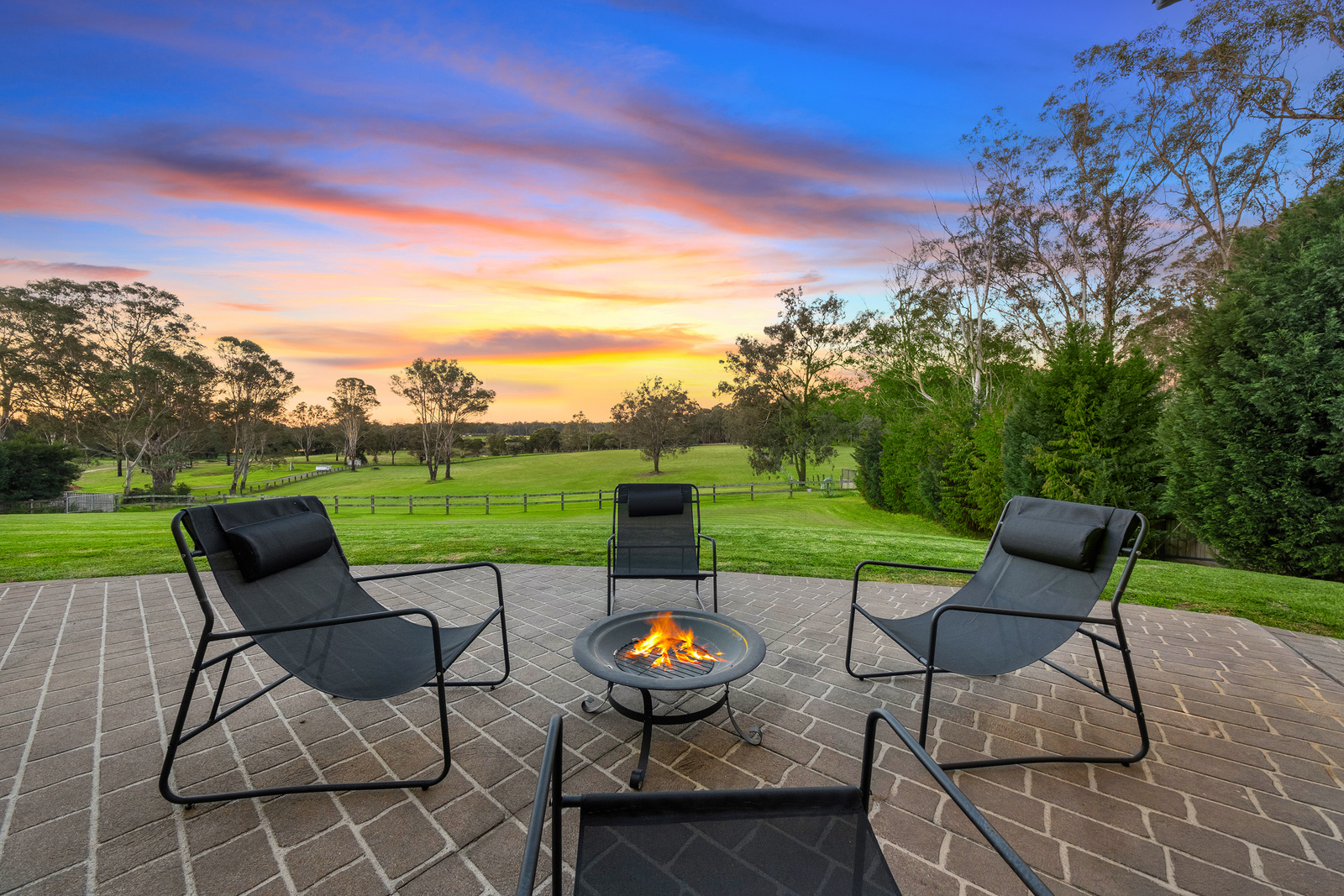 44 Clare Crescent, Oakville For Sale by Cutcliffe Properties - image 2