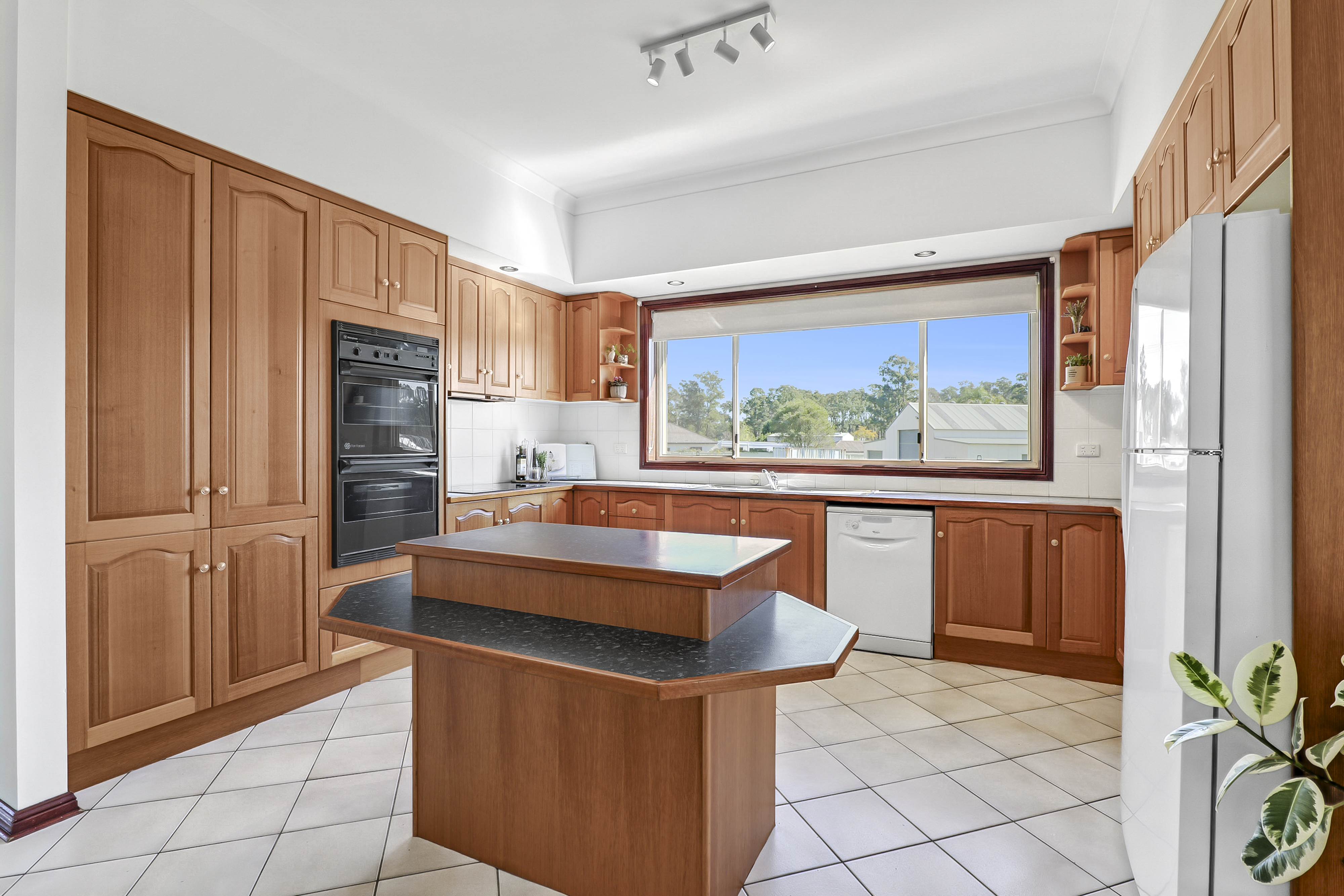 69 Oakville Road, Oakville Auction by Cutcliffe Properties - image 4