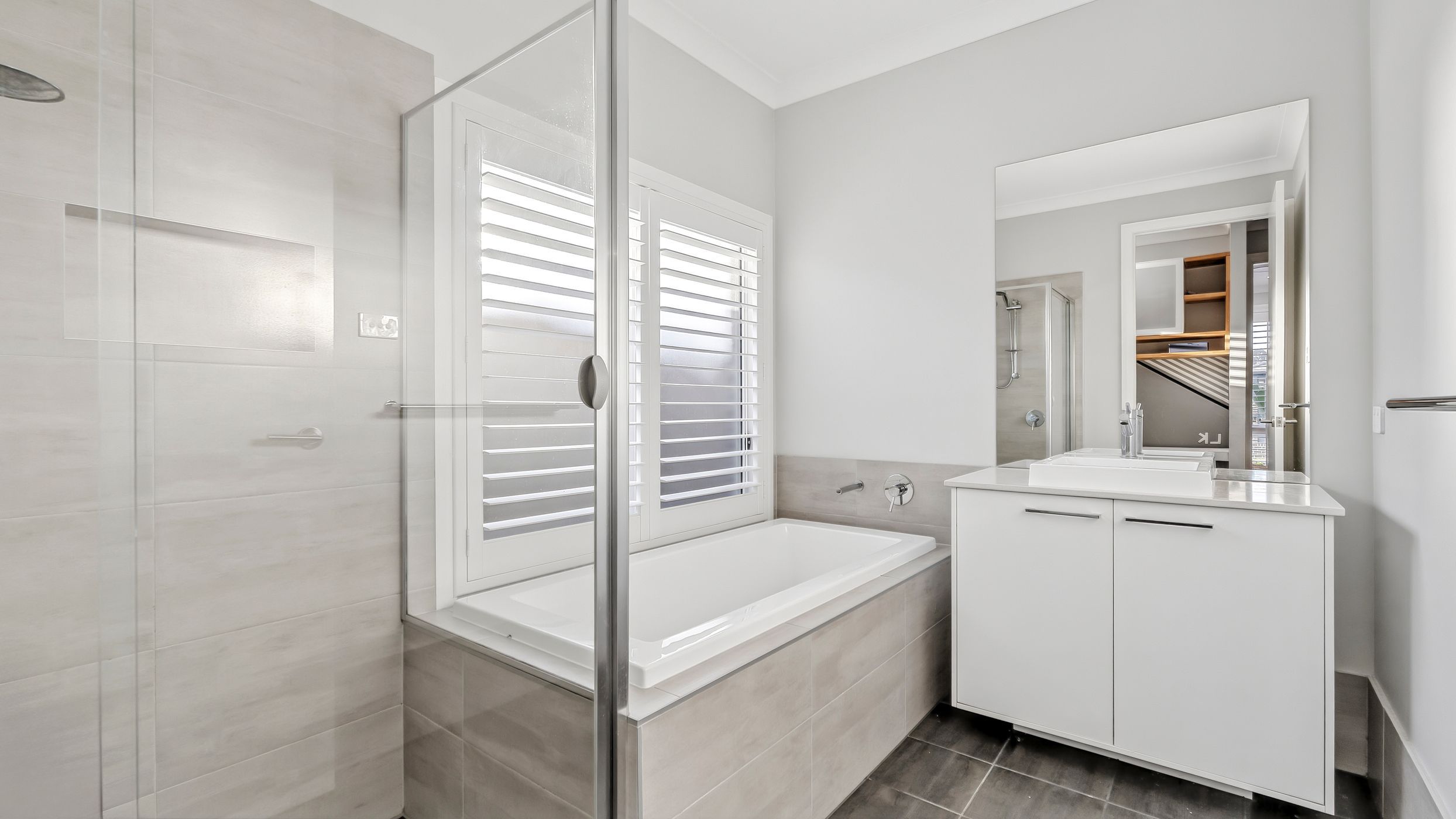 4 Mariposa Road (Gables), Box Hill For Sale by Cutcliffe Properties - image 3