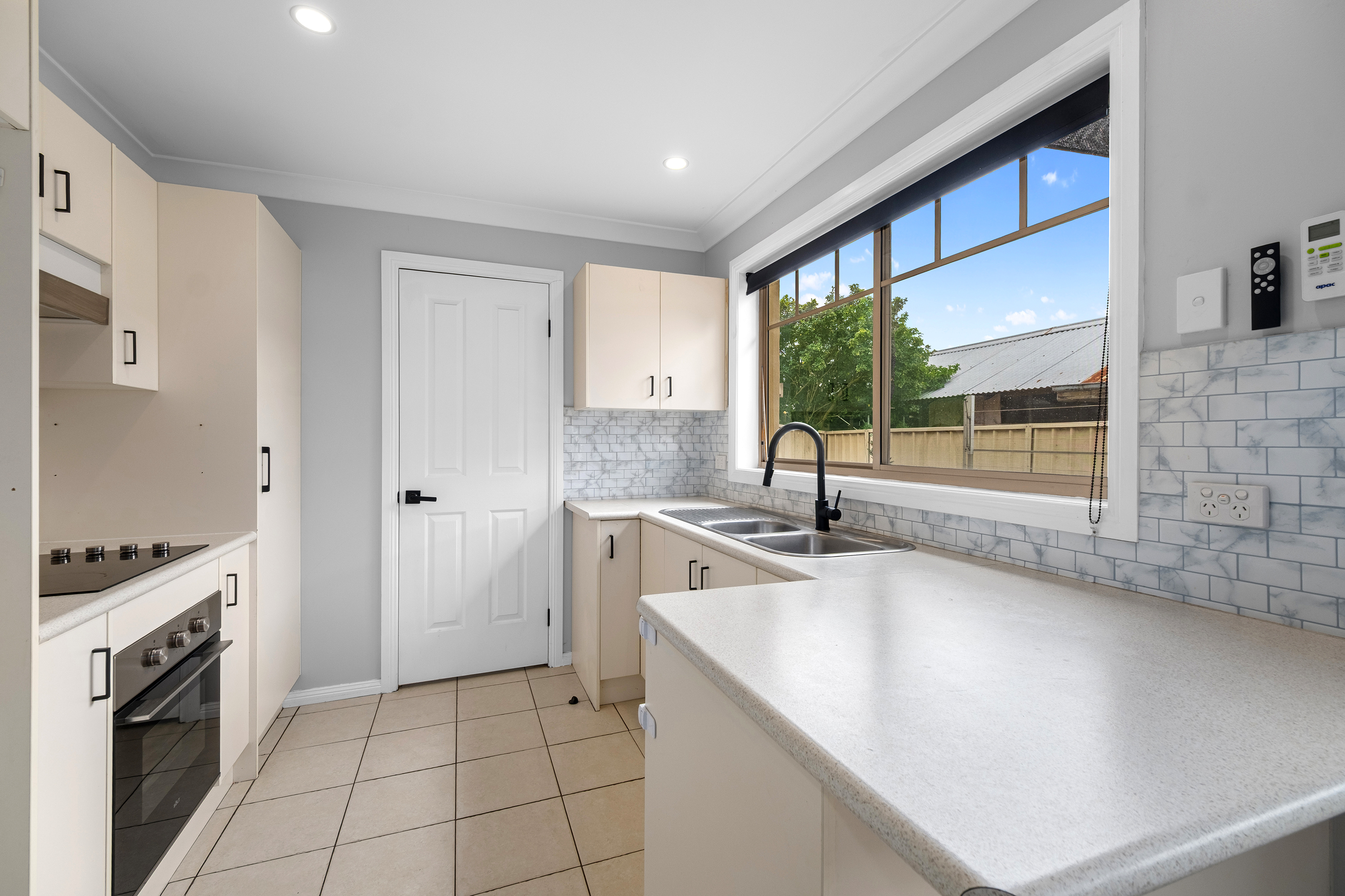 2/163 Mileham Street, South Windsor For Lease by Cutcliffe Properties - image 3