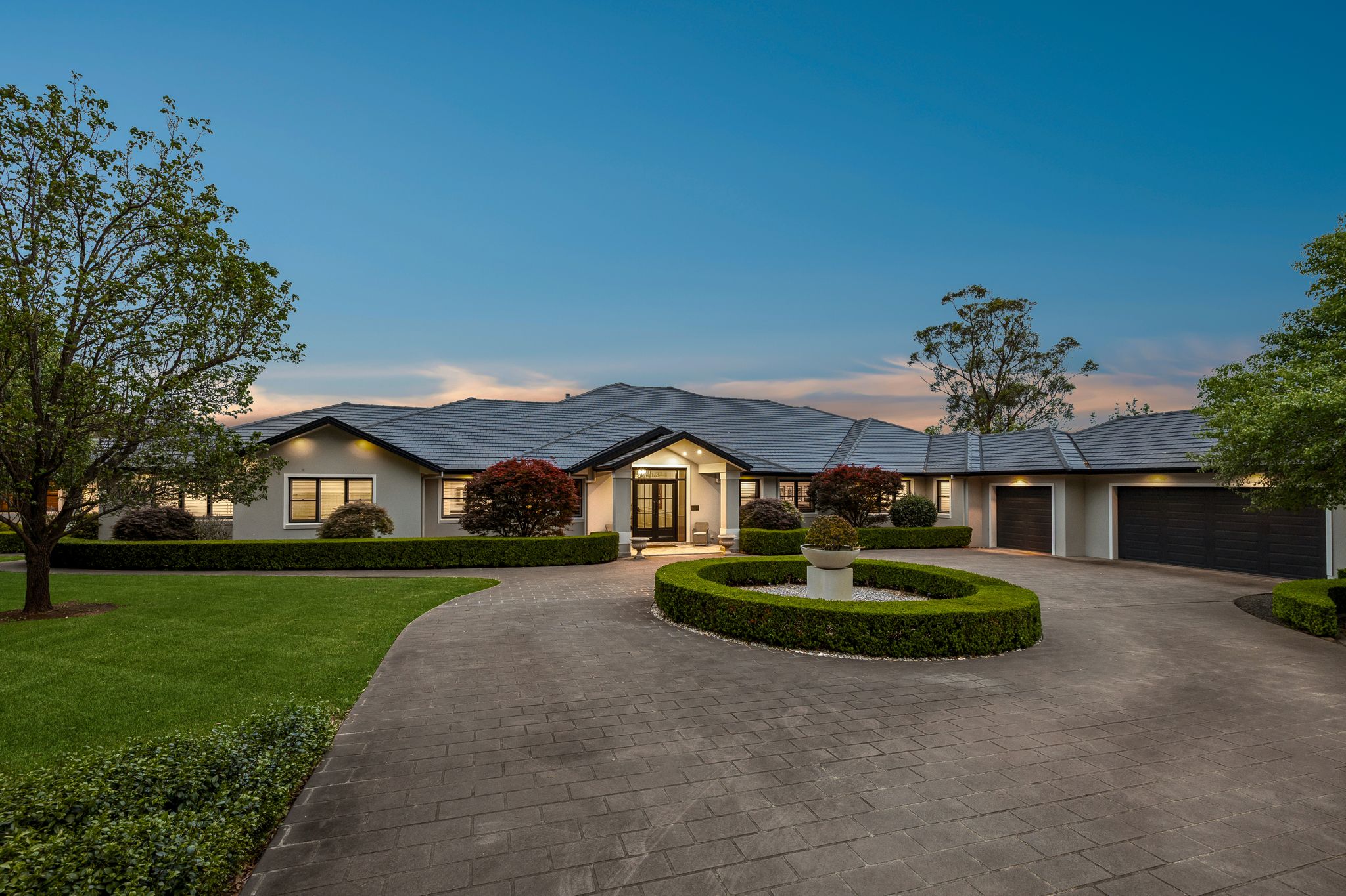 324 Saunders Road, Oakville For Sale by Cutcliffe Properties