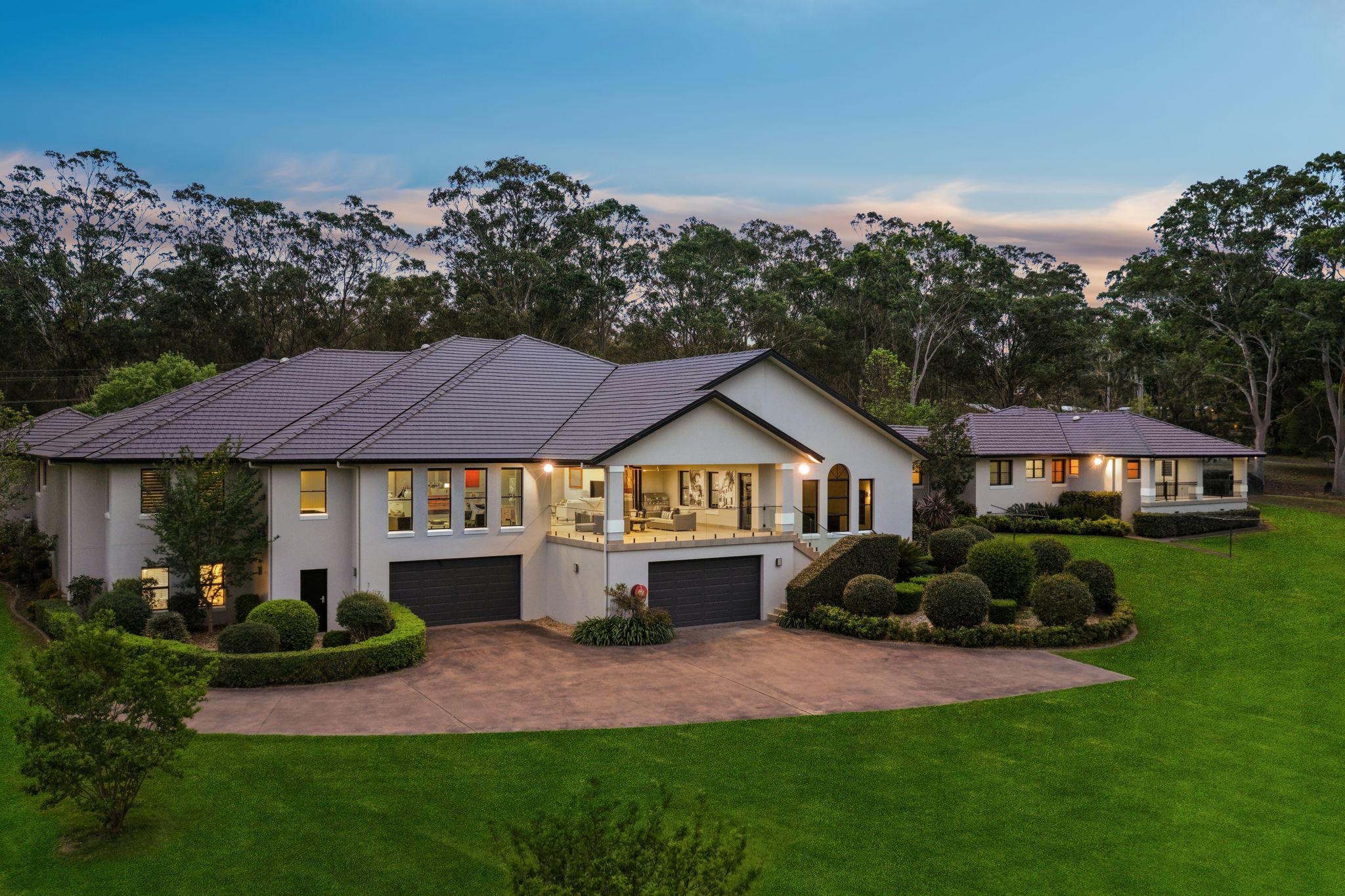 324 Saunders Road, Oakville For Sale by Cutcliffe Properties - image 2