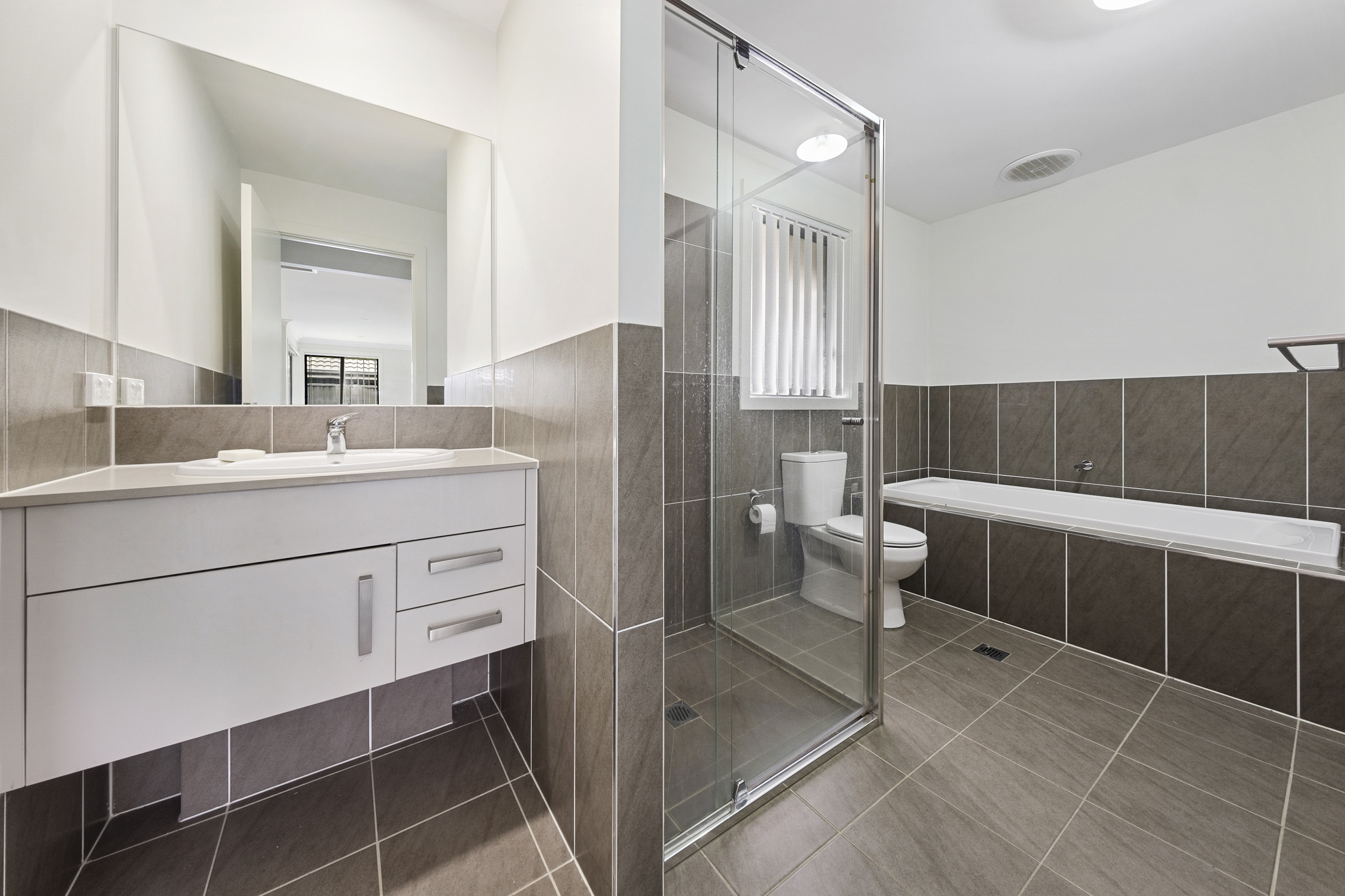 4 Pleasance Street, Box Hill Leased by Cutcliffe Properties - image 4
