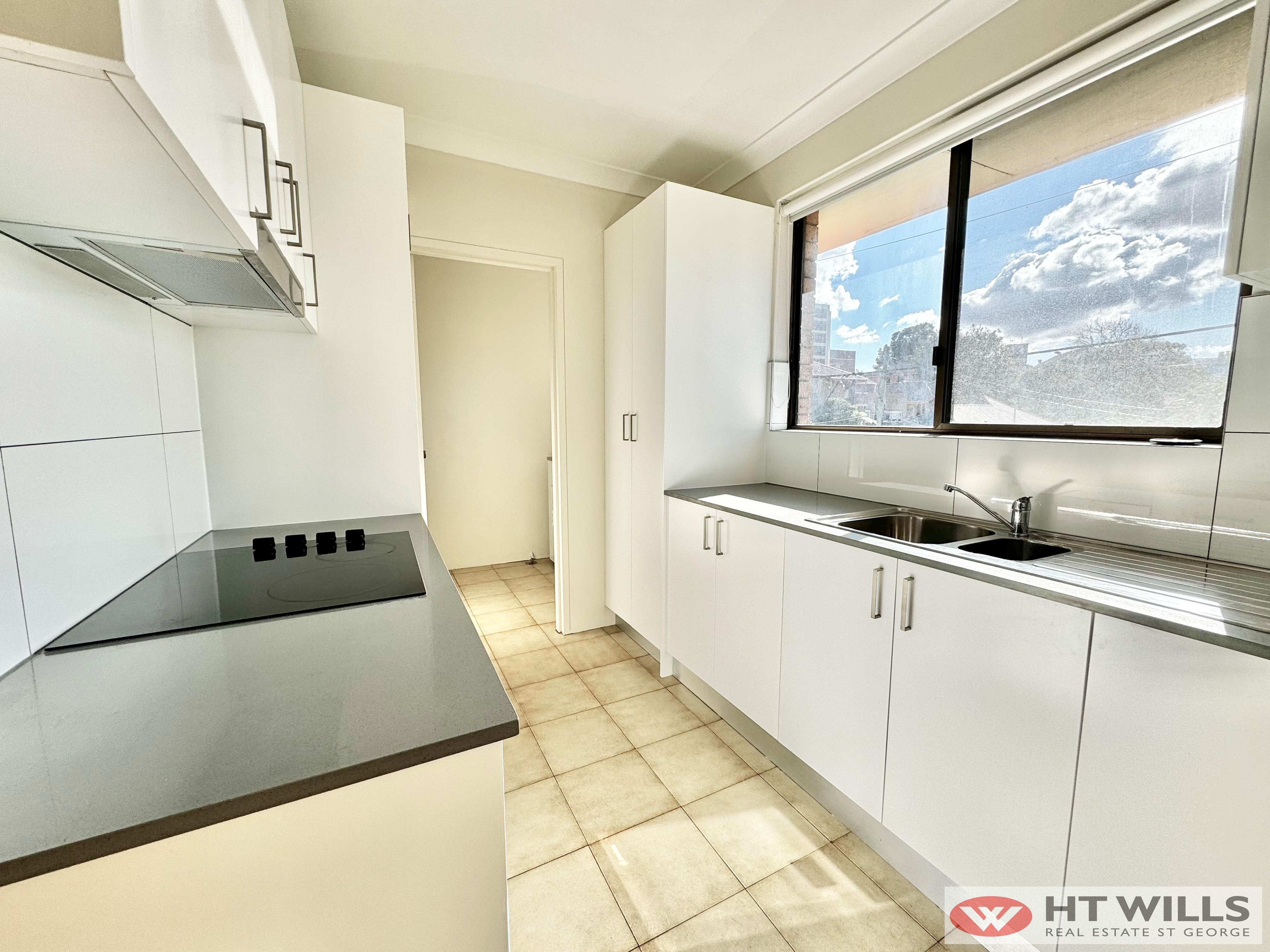 Image: Rennovated Spacious Two bedroom unit