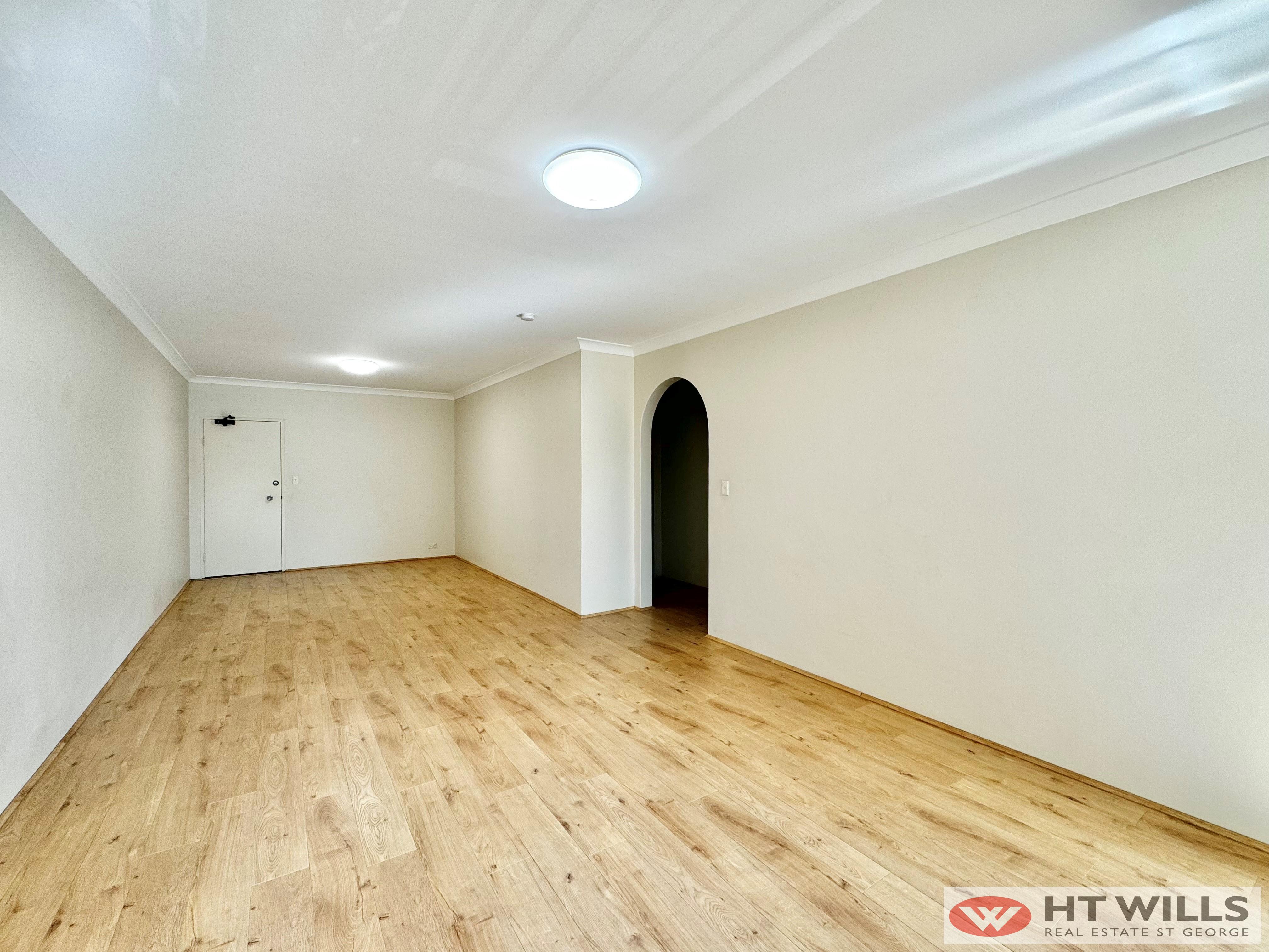 Image: Rennovated Spacious Two bedroom unit