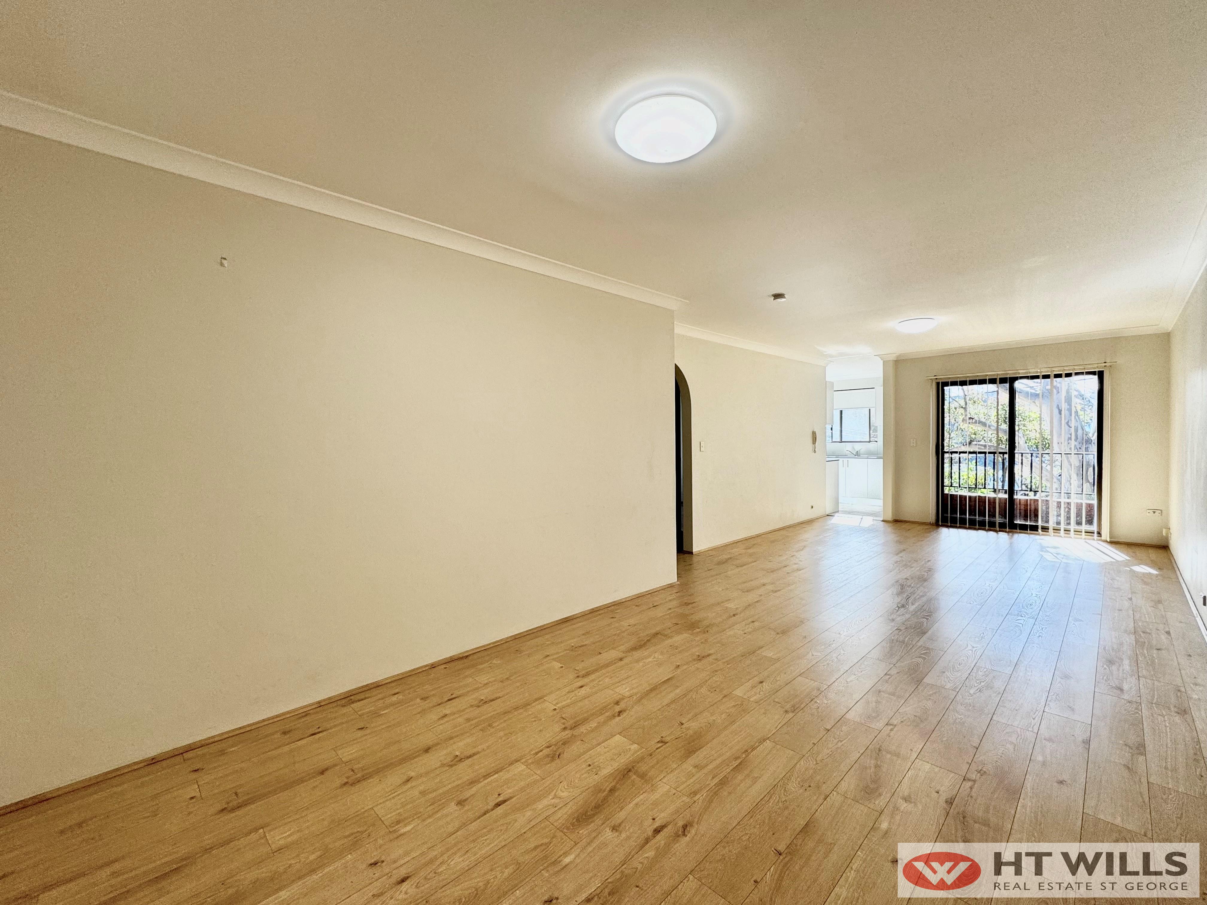 Image: Rennovated Spacious Two bedroom unit