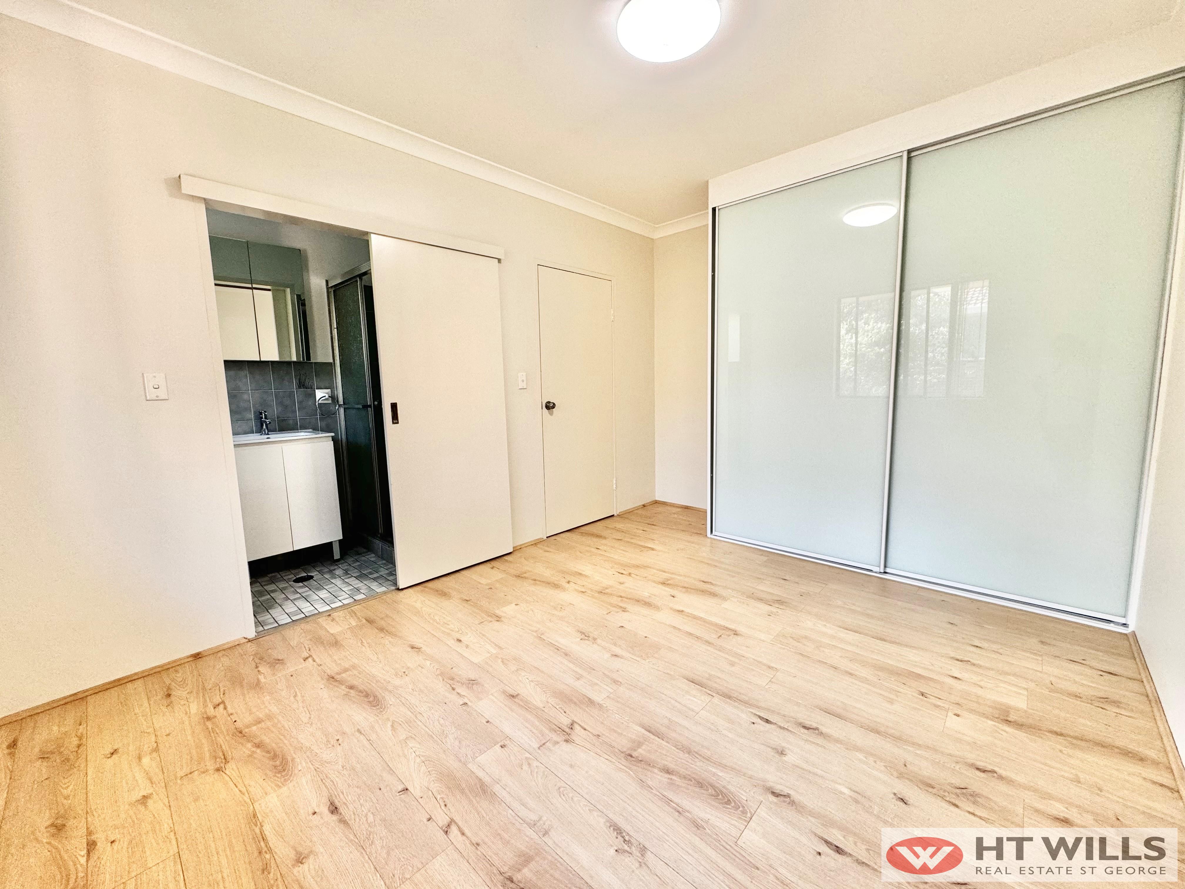 Image: Rennovated Spacious Two bedroom unit