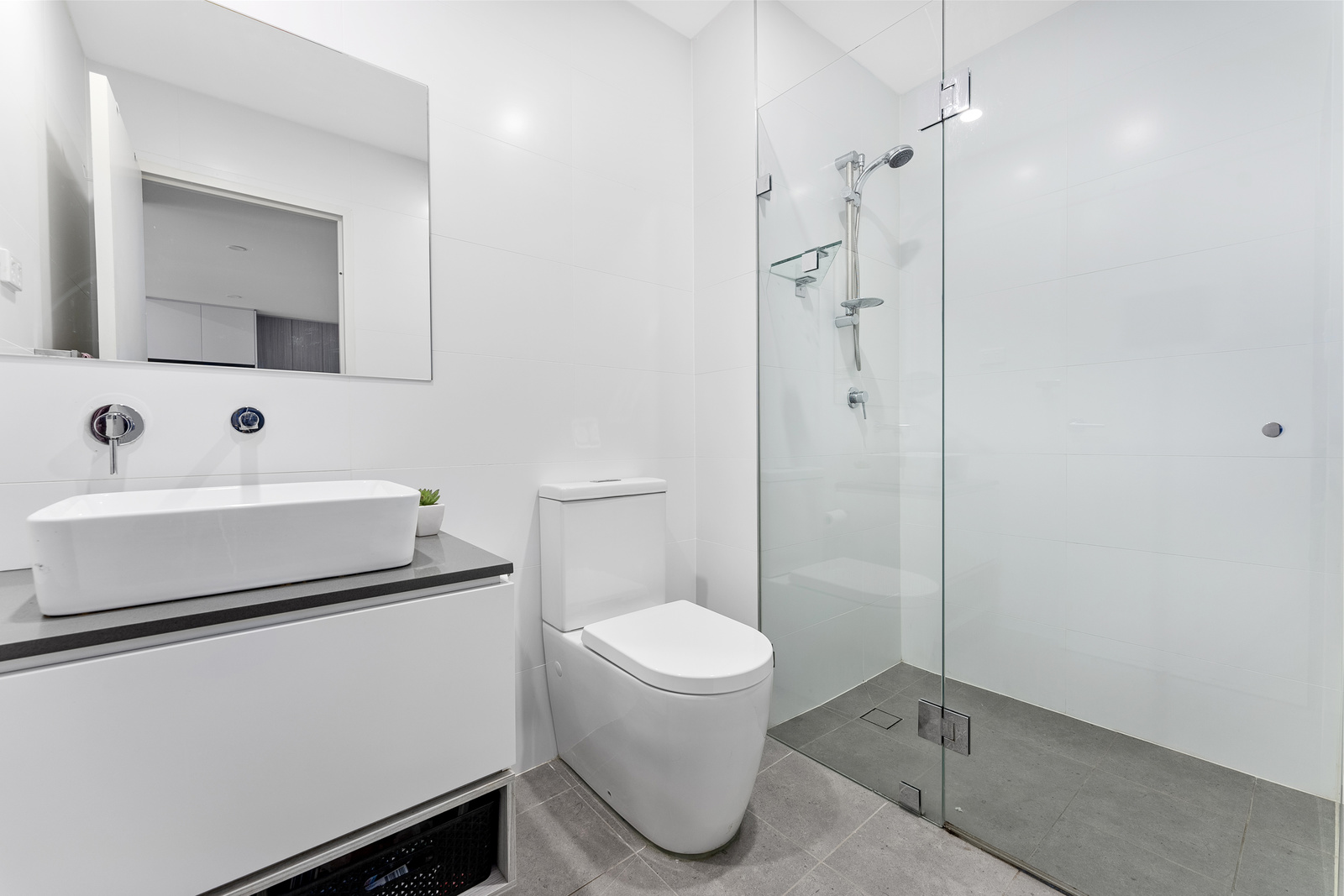 Image: Views of Botany Bay. Modern Apartment. Walk to Shops & Transport. Just Move In.