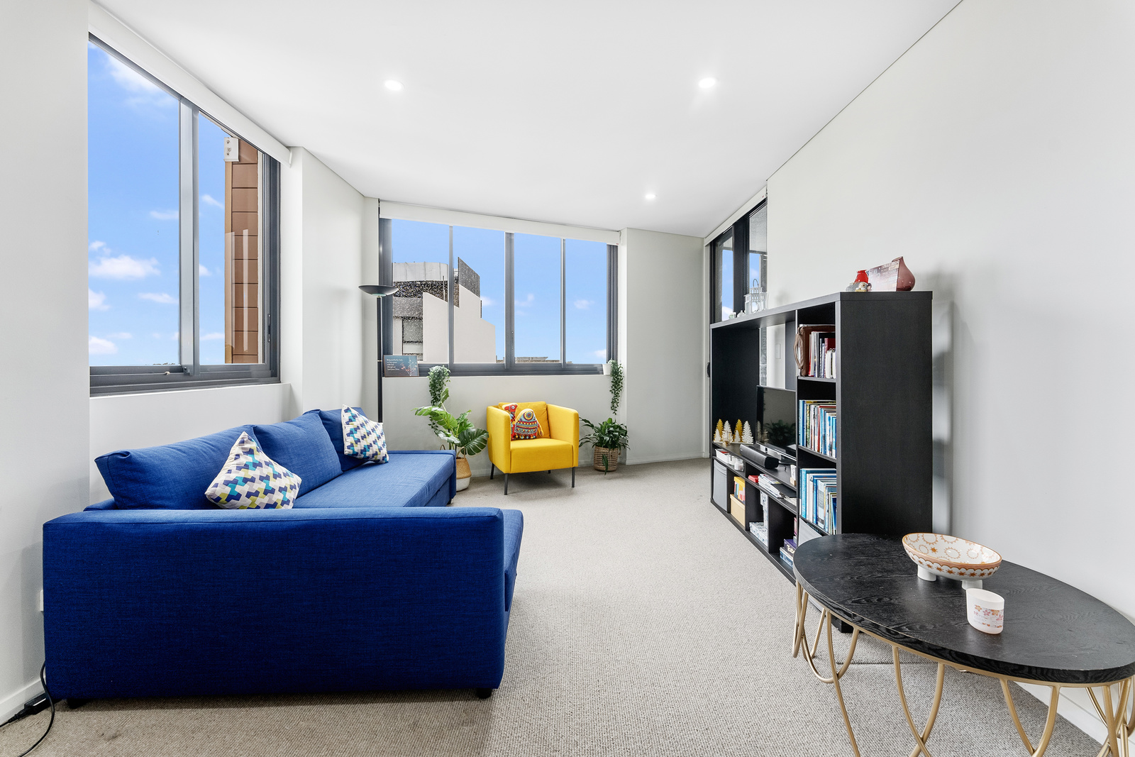 Image: Views of Botany Bay. Modern Apartment. Walk to Shops & Transport. Just Move In.