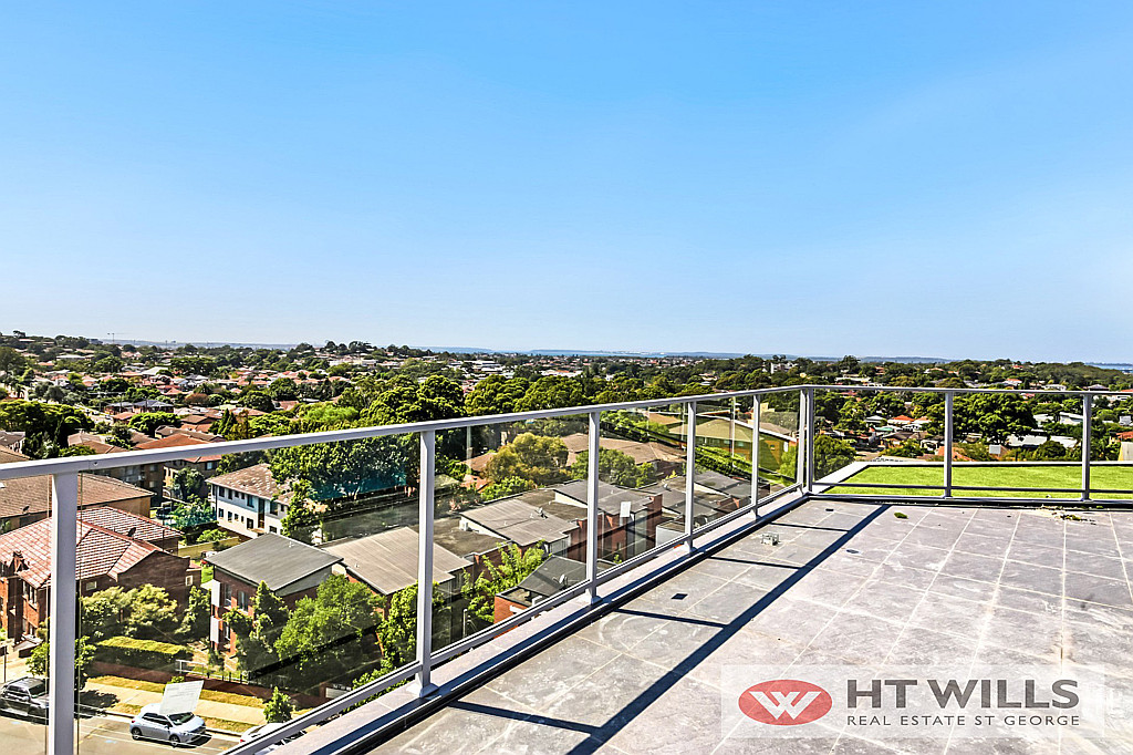 Image: Views of Botany Bay. Modern Apartment. Walk to Shops & Transport. Just Move In.