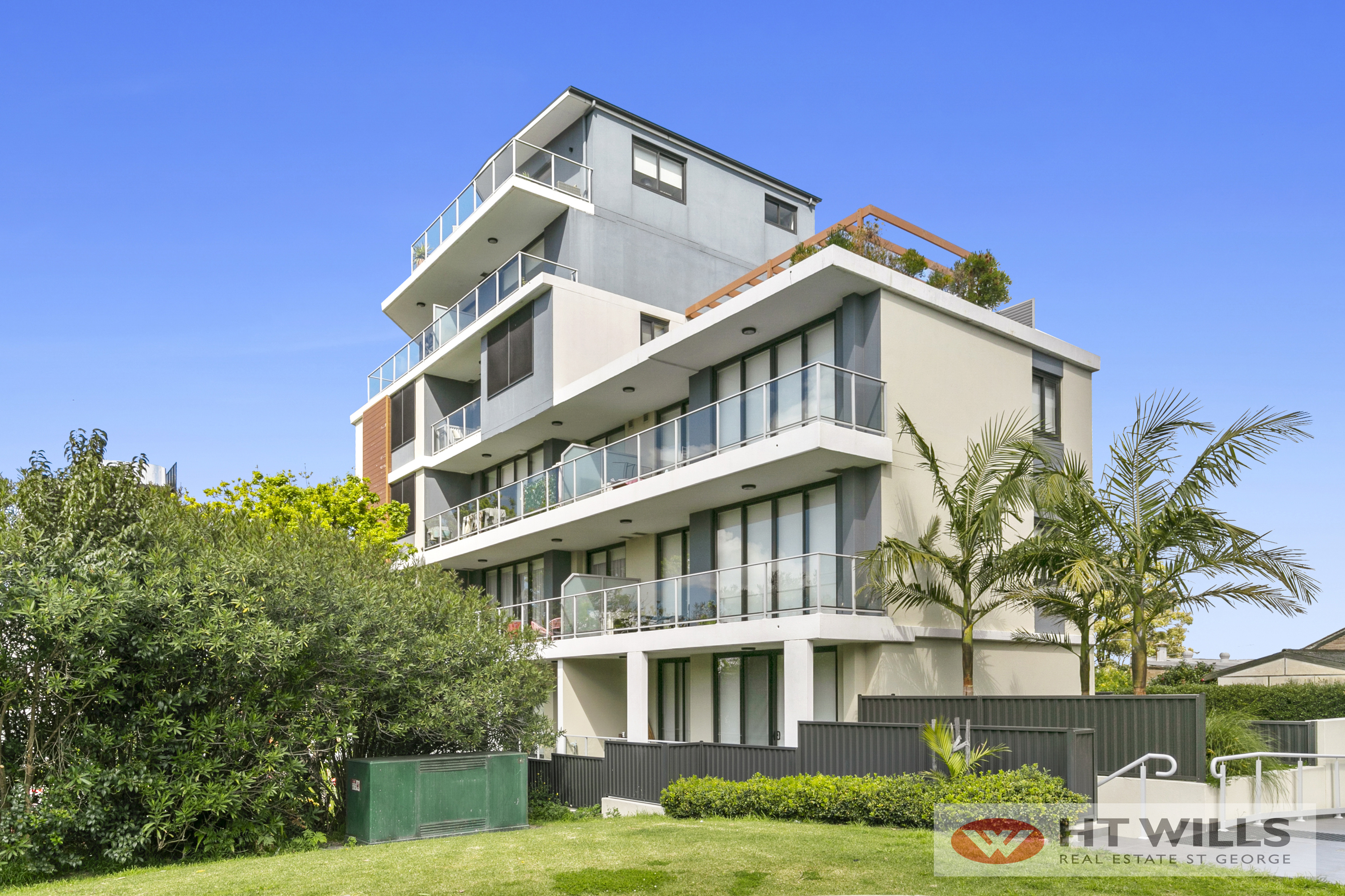 Image: Views of Botany Bay. Modern Apartment. Walk to Shops & Transport. Just Move In.