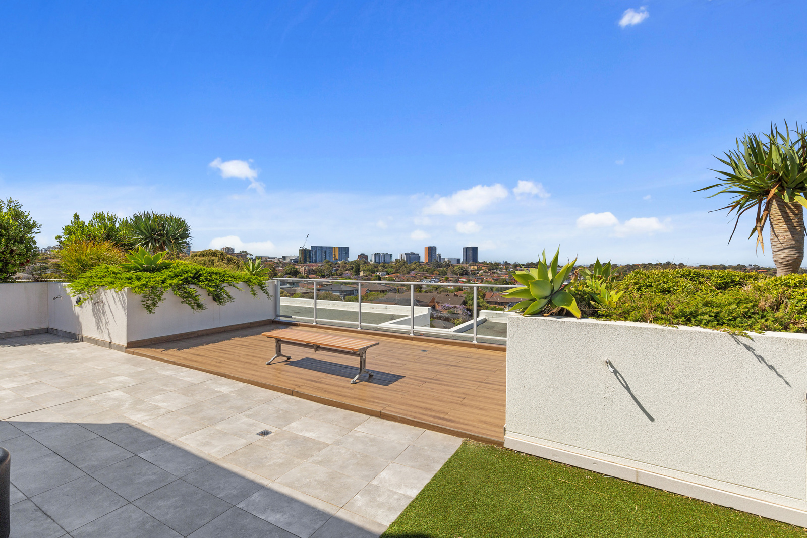 Image: Views of Botany Bay. Modern Apartment. Walk to Shops & Transport. Just Move In.